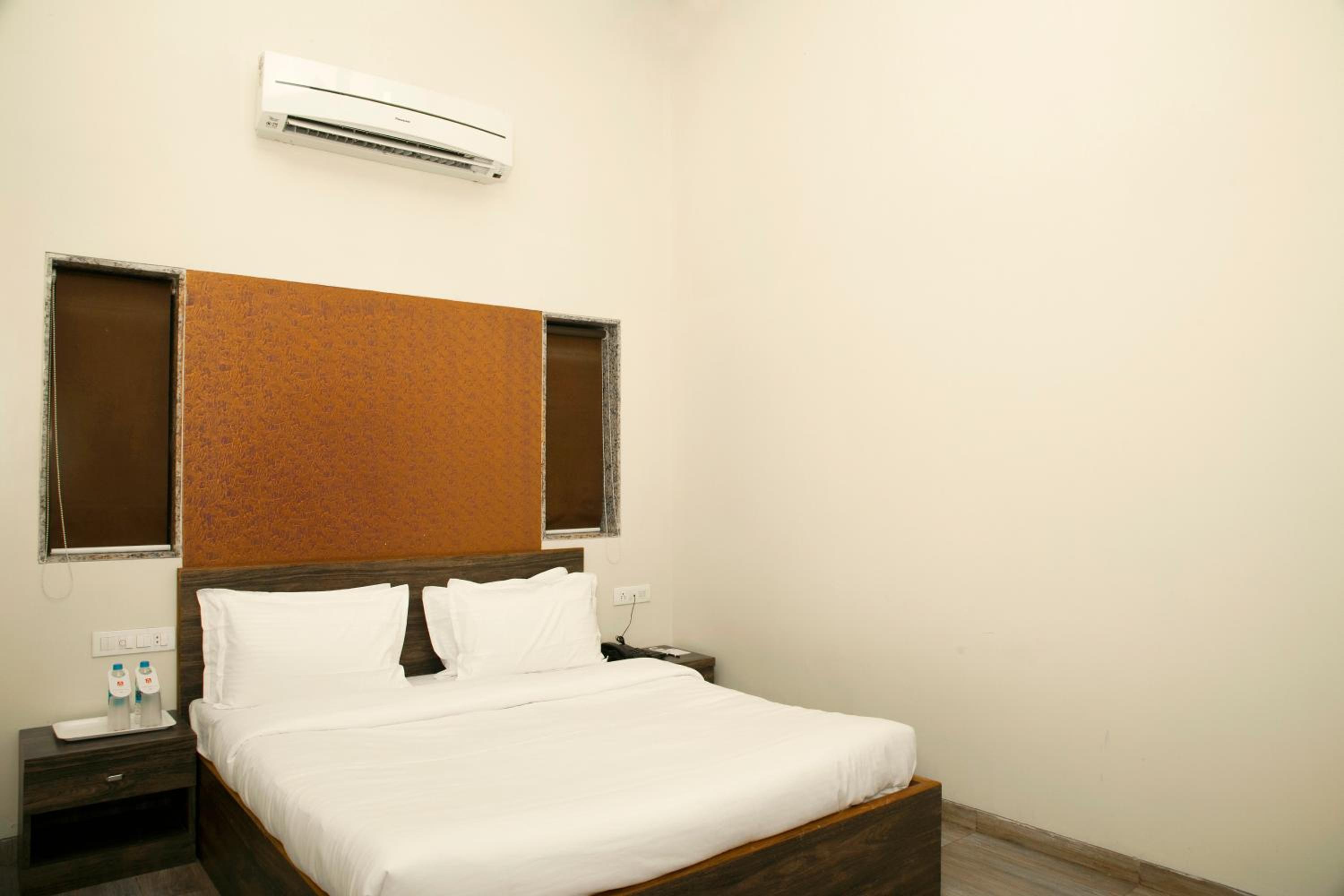 Standard Double Room With Fan photo 3