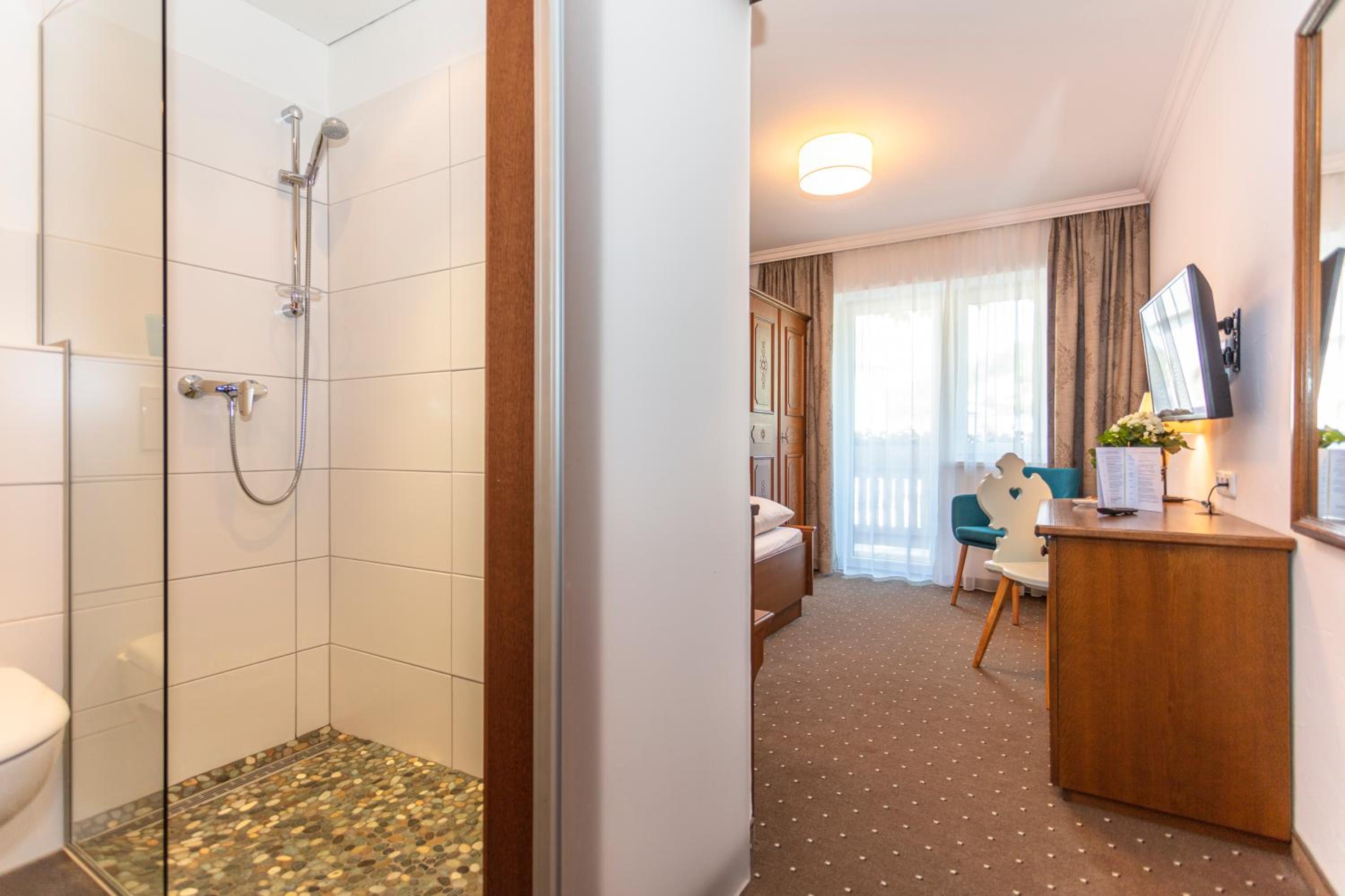 Single Room with Balcony photo 2