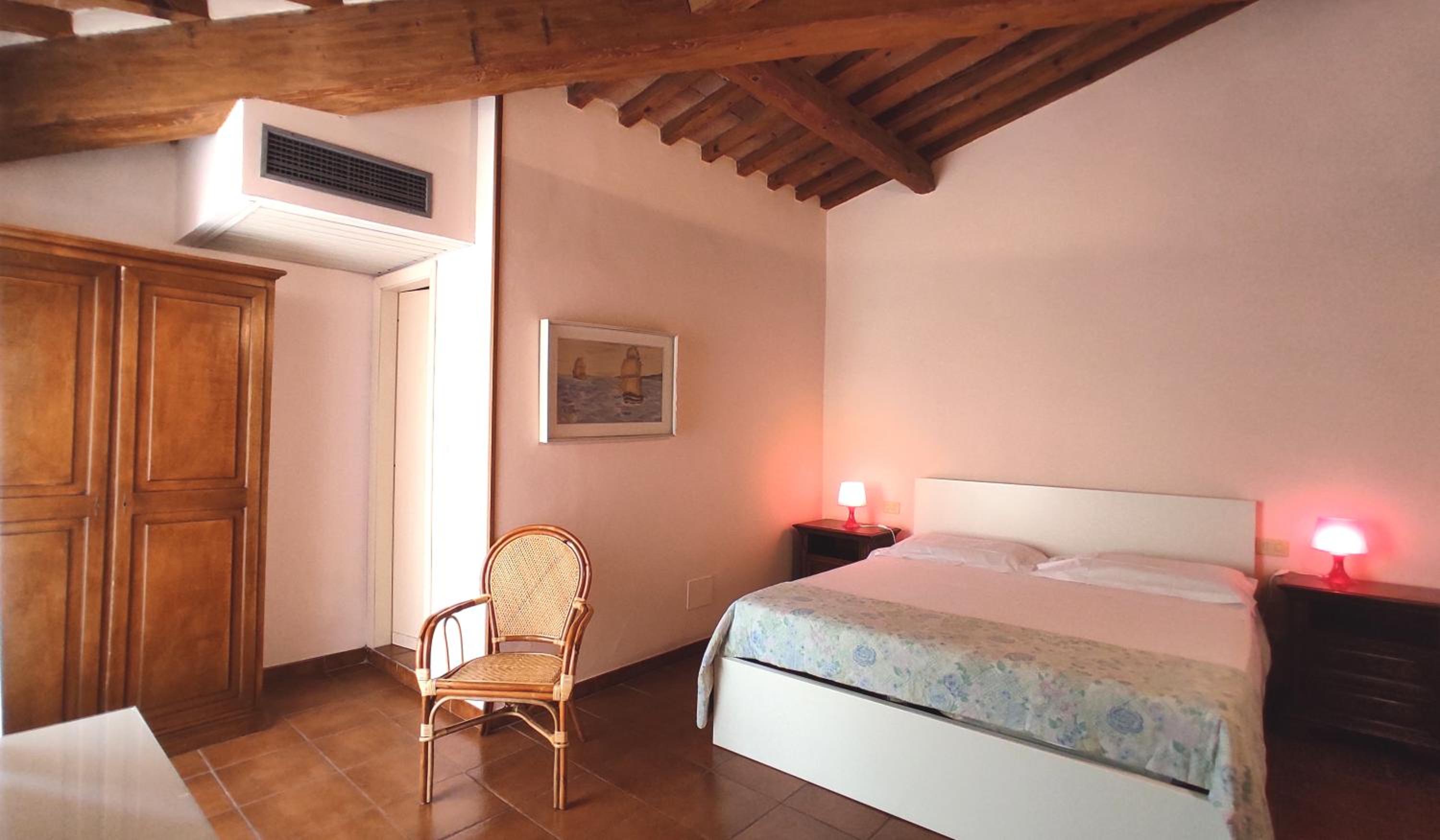 Economy Double Room with Terrace and Garden View photo 3