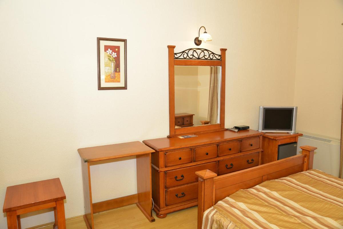 Deluxe Double Room with Balcony photo 2
