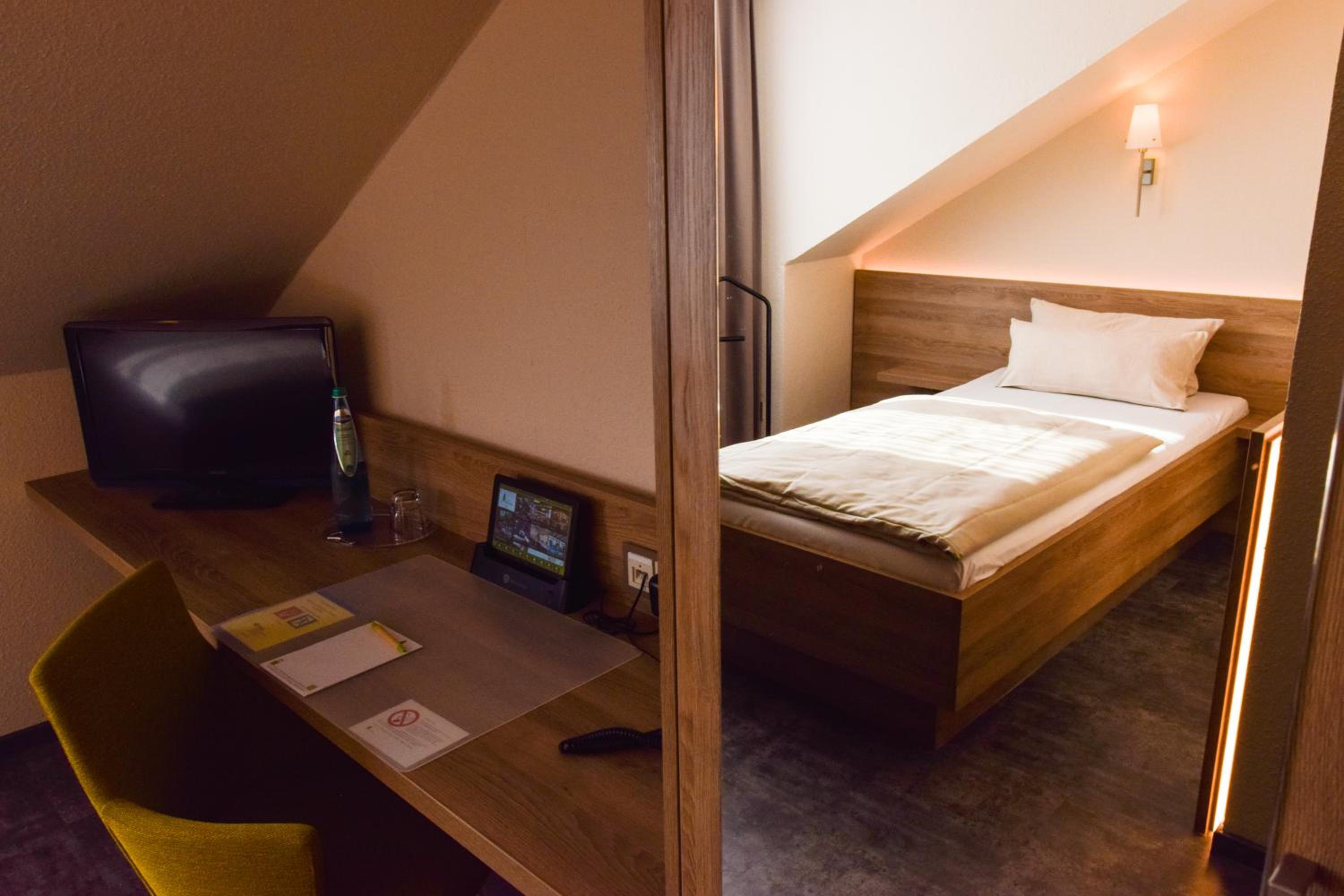 Single Room photo 3