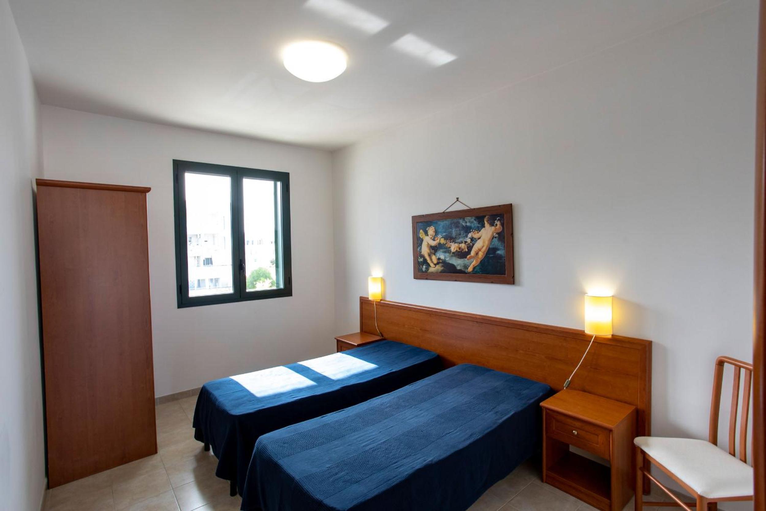 Family Room with Balcony photo 3