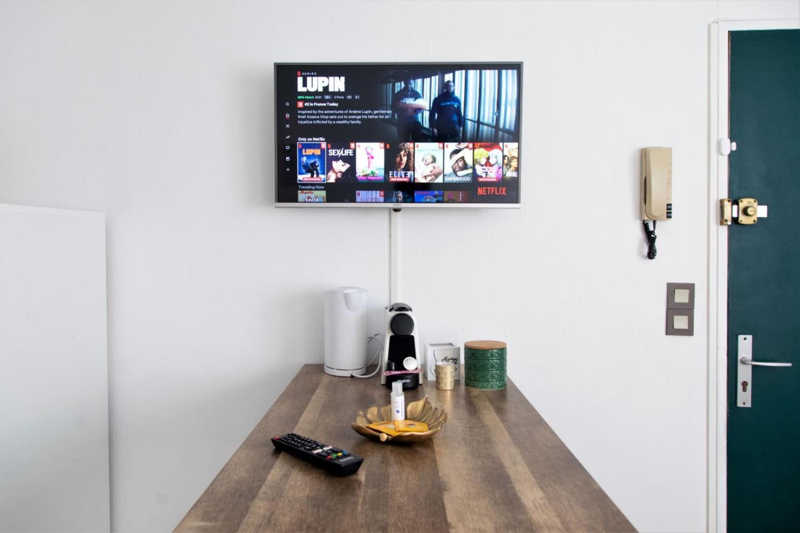 One-Bedroom Apartment - Photo 3