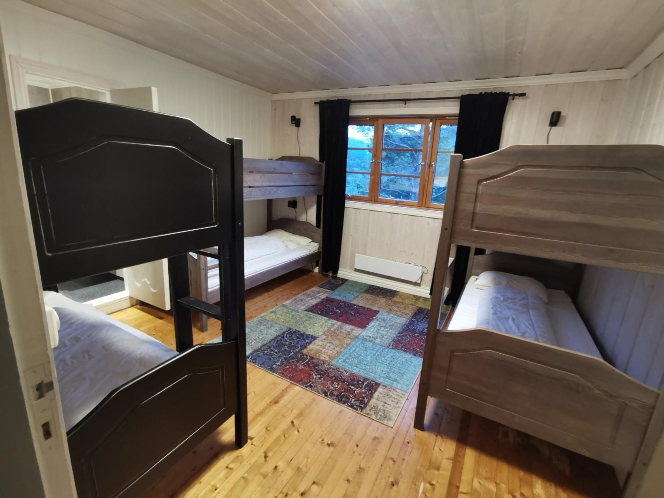 Family Room with Mountain View - Photo 1
