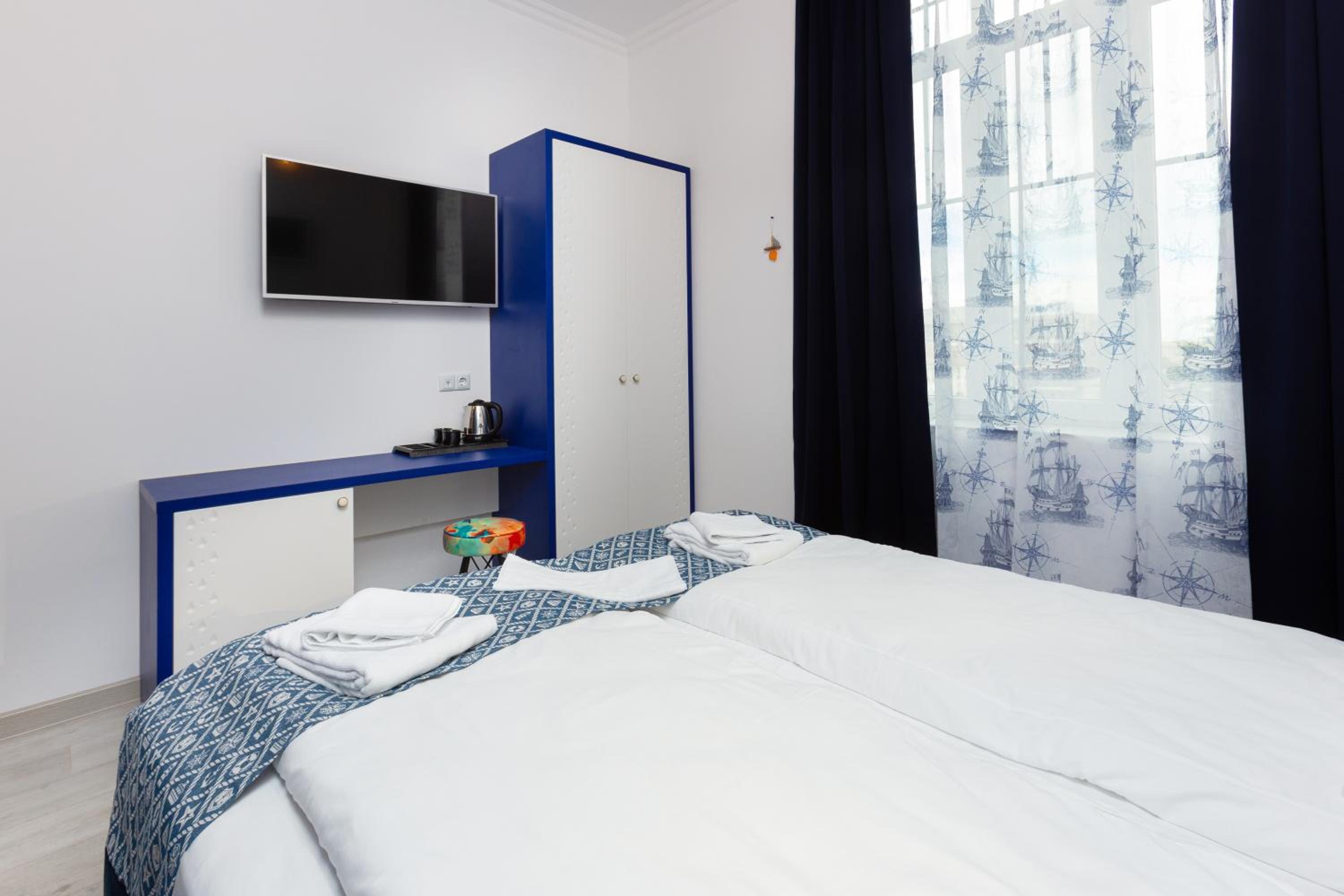 Twin Room with Sea View photo 1