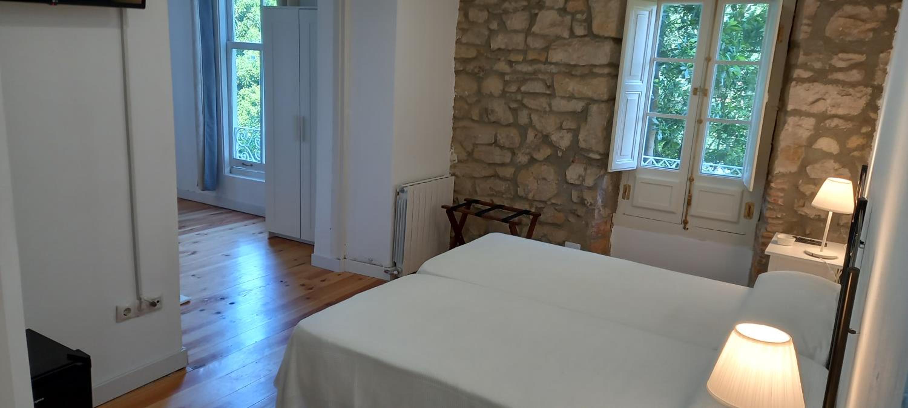 Twin Room - Photo 6