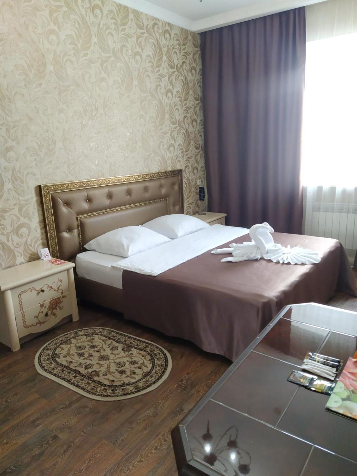 Deluxe Double Room With Bath
