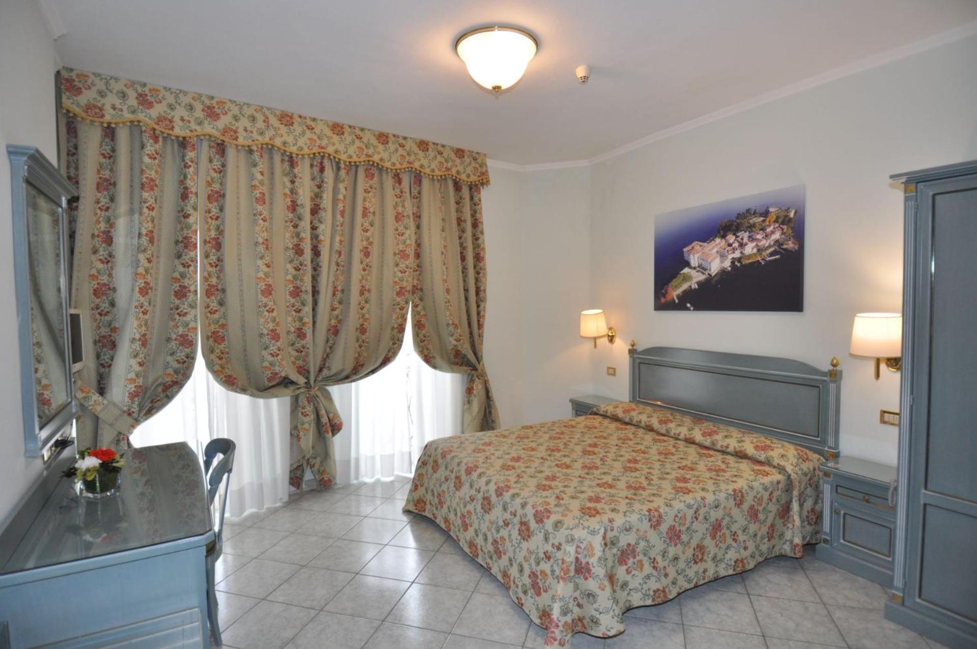 Superior Double or Twin Room - Photo 6