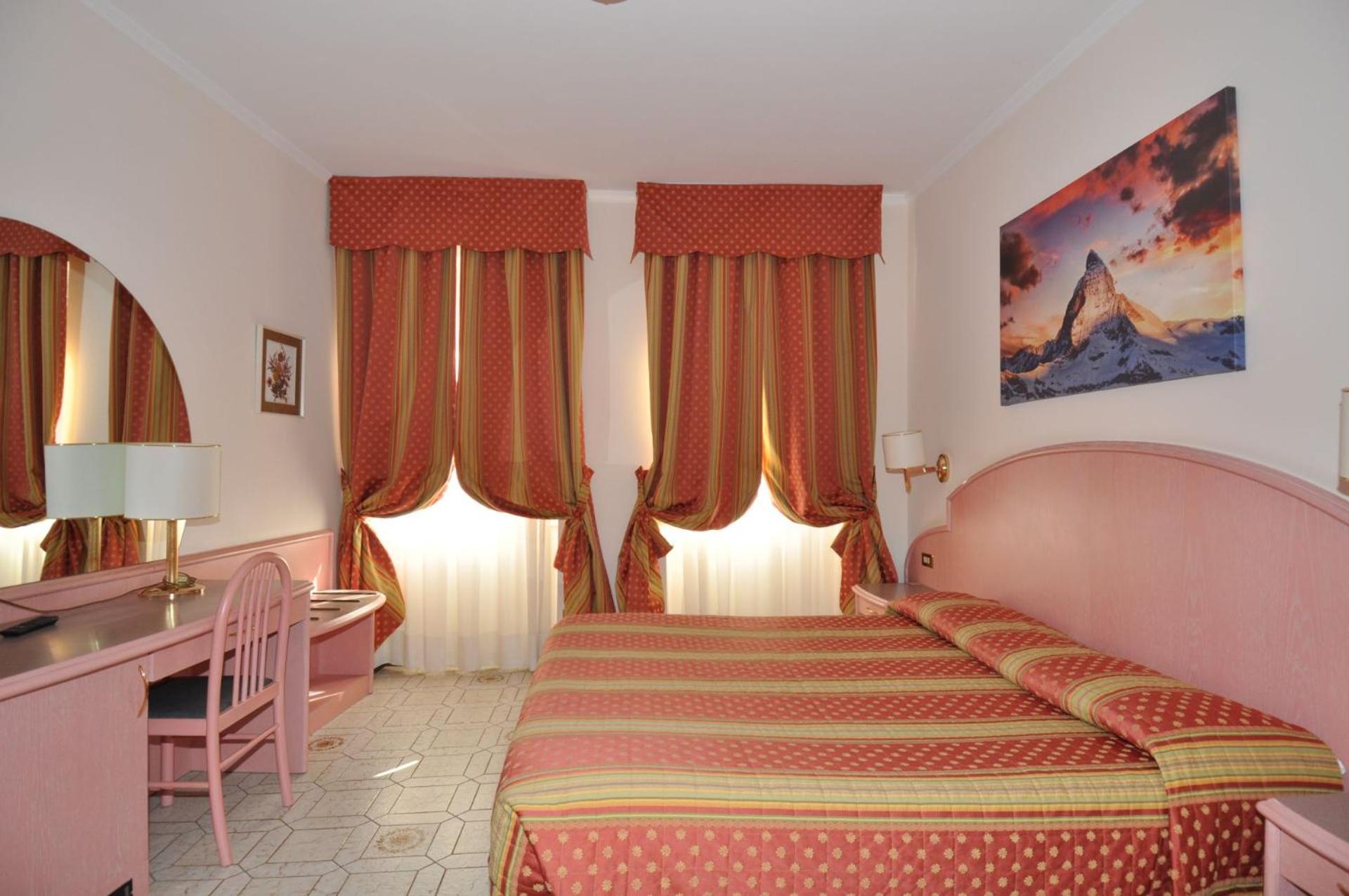 Superior Double or Twin Room - Photo 4