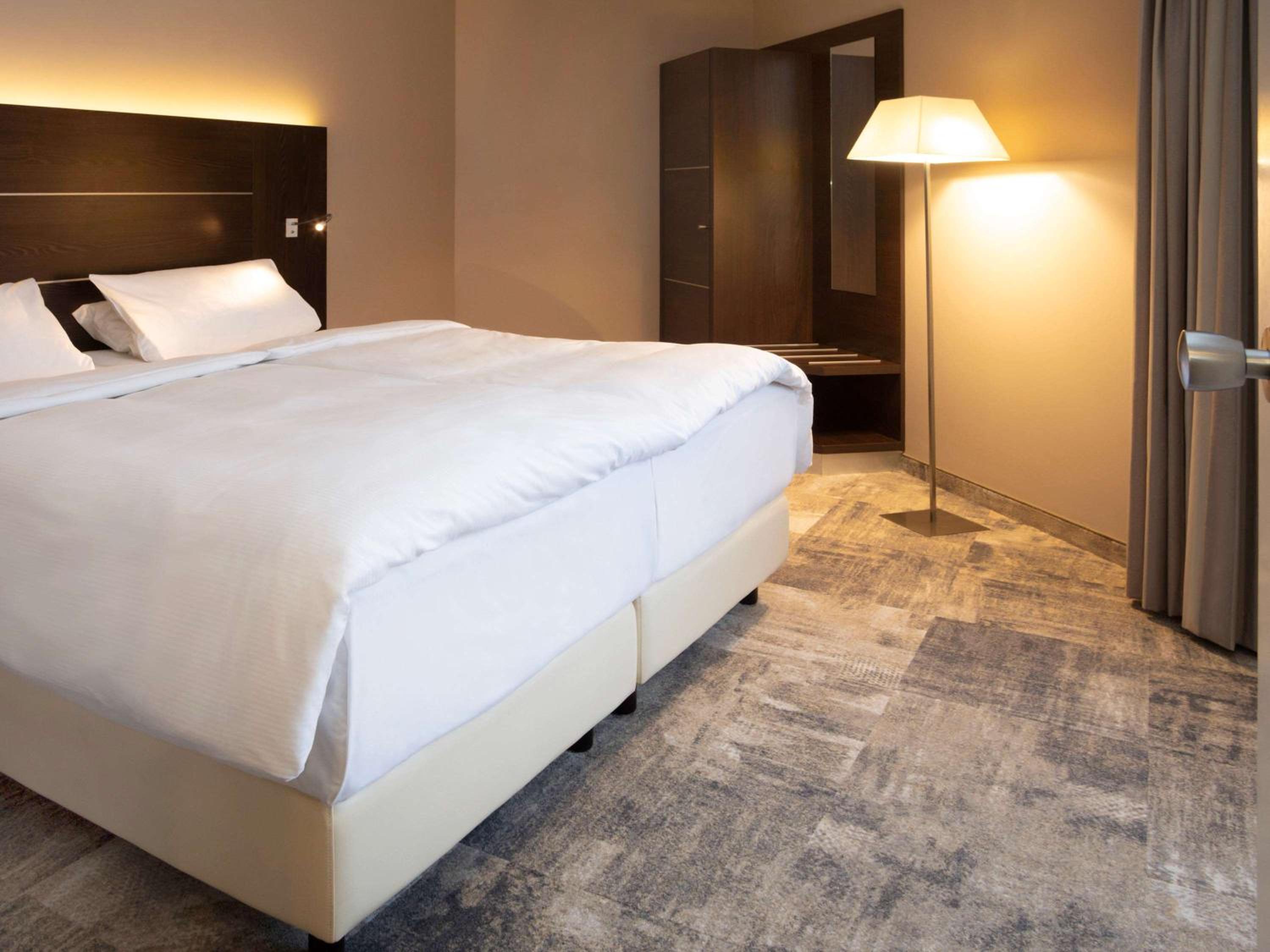 Suite with Separate Living and Sleeping areas - Photo 6