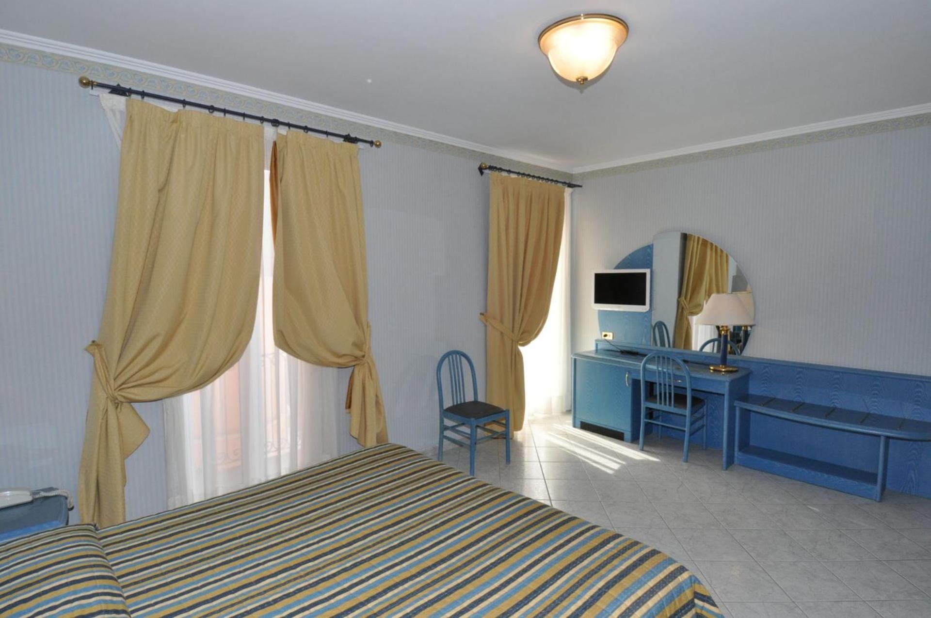 Deluxe Double or Twin Room with Balcony - Photo 5