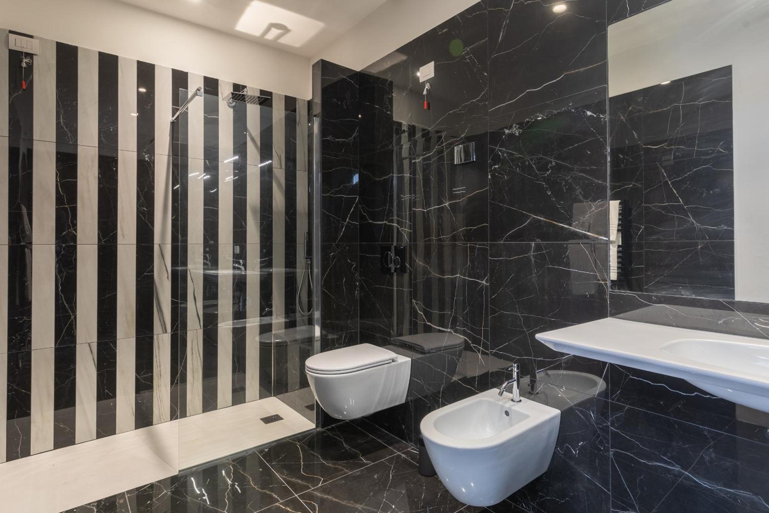 Suite with Spa Access photo 2