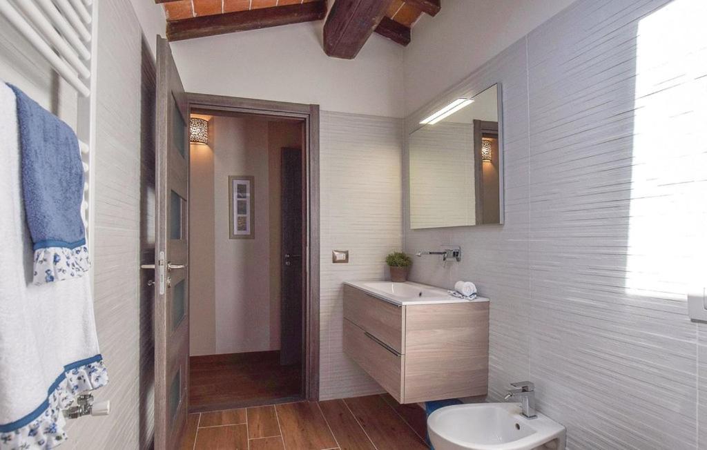 Three-Bedroom House - Photo 6