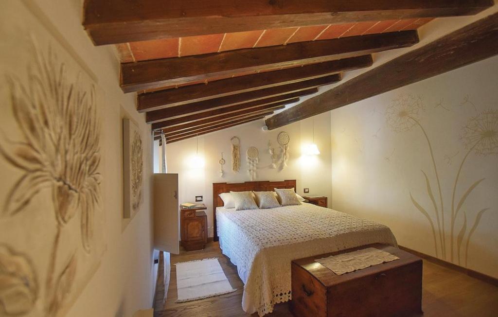 Three-Bedroom House - Photo 5