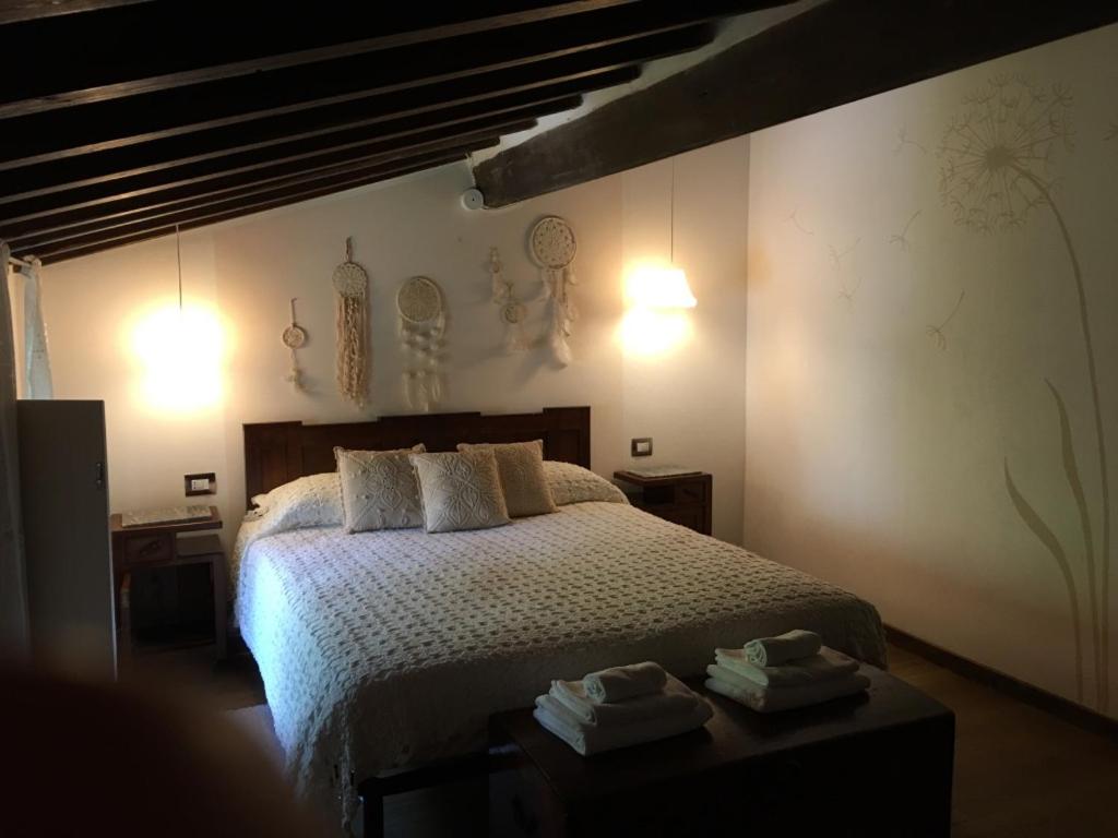 Three-Bedroom House - Photo 35