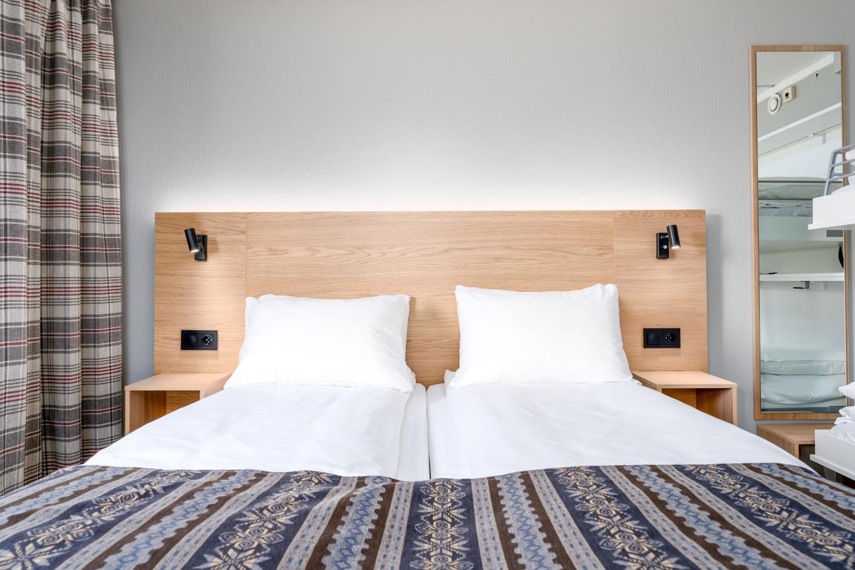 Deluxe Double Room - Photo 11