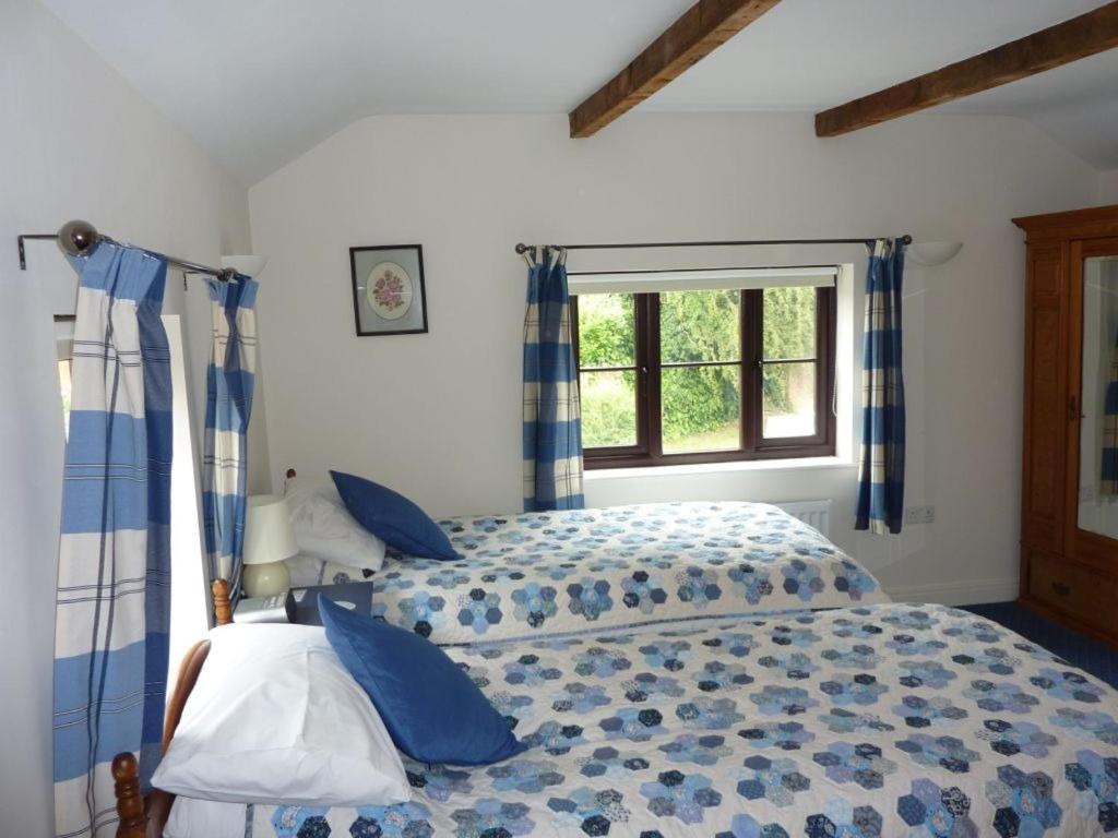 Twin Room with Private Bathroom photo 1