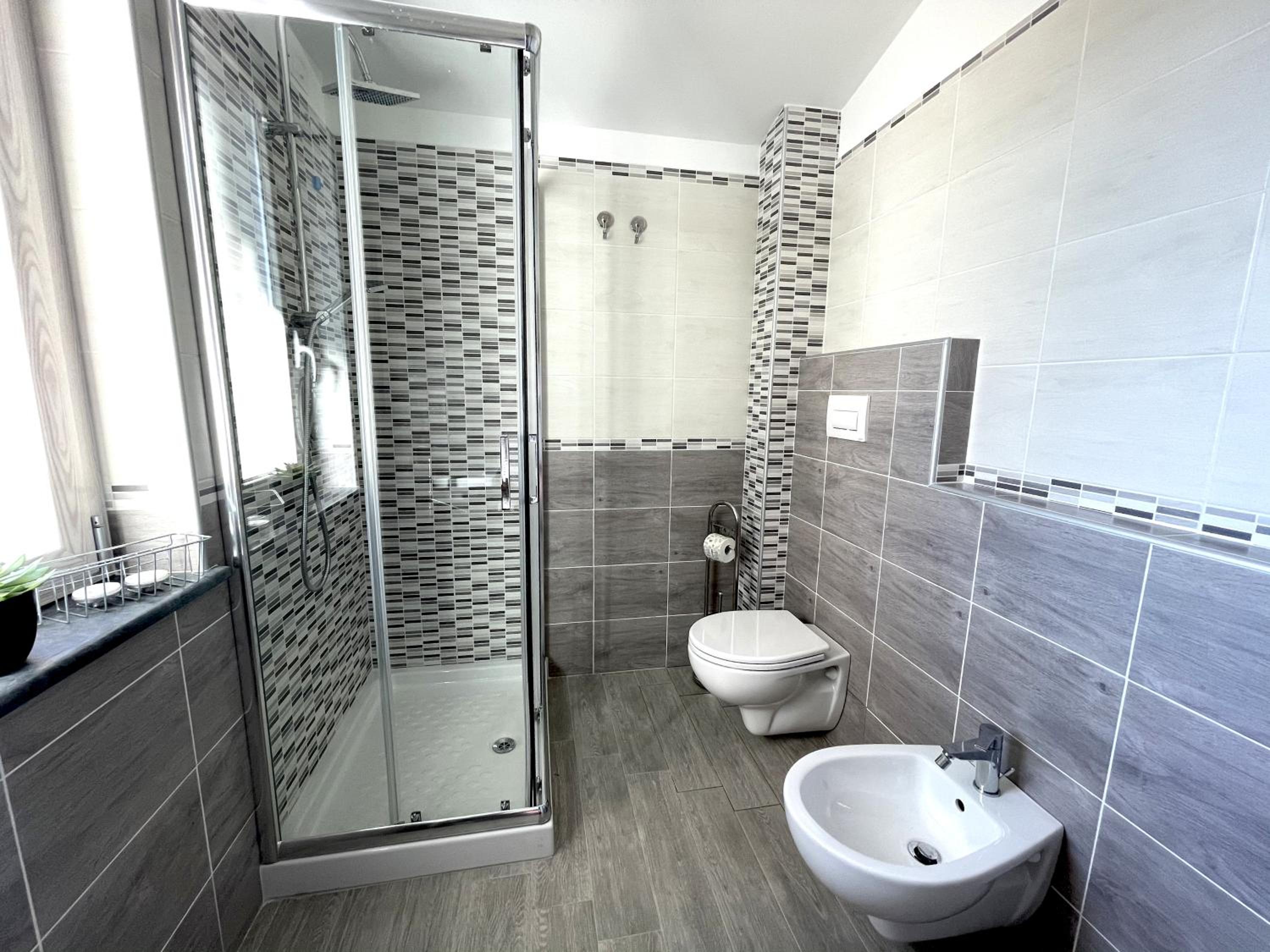 Triple Room with Private Bathroom - Photo 7