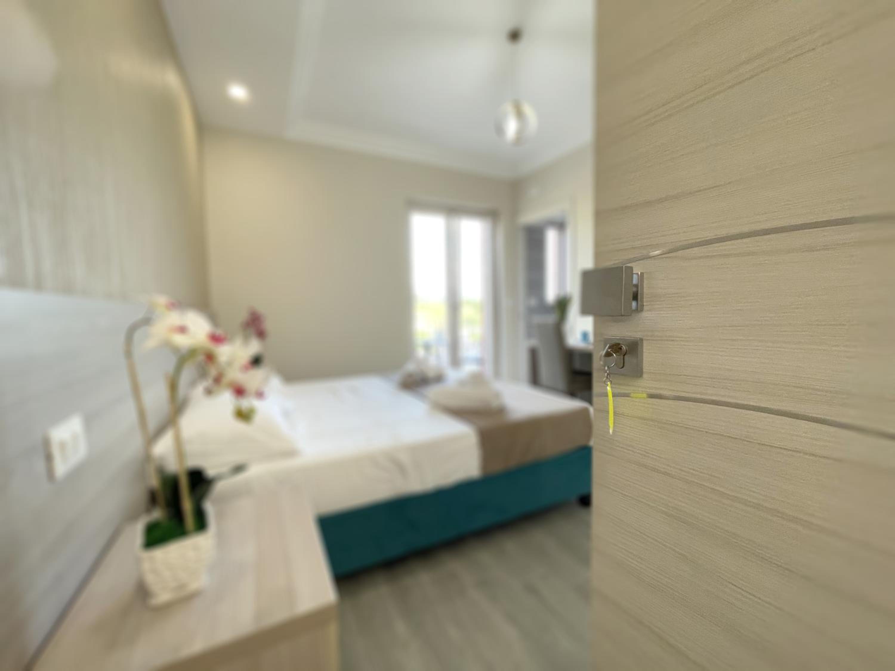 Double Room with Private Bathroom - Photo 11