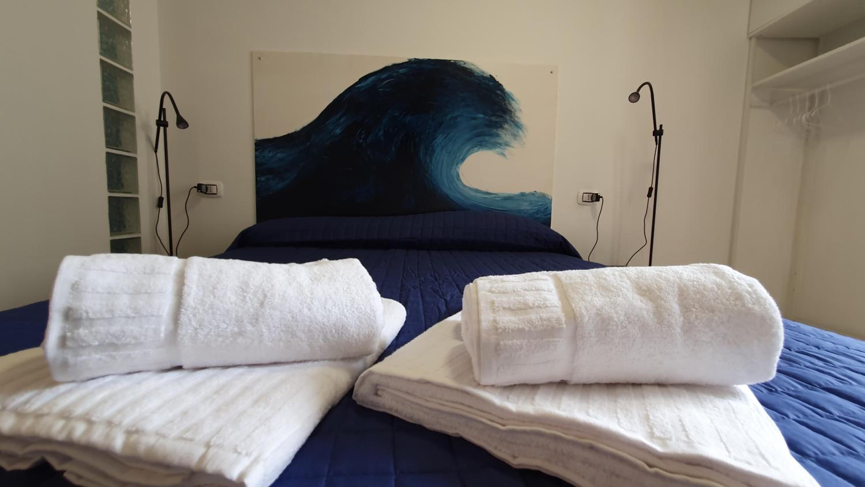 Double Room with Private Bathroom - Photo 4