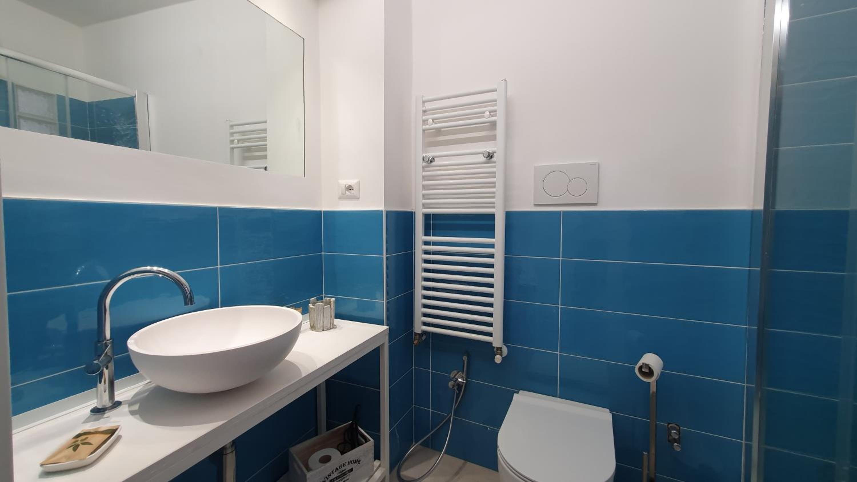 Double Room with Private Bathroom - Photo 10