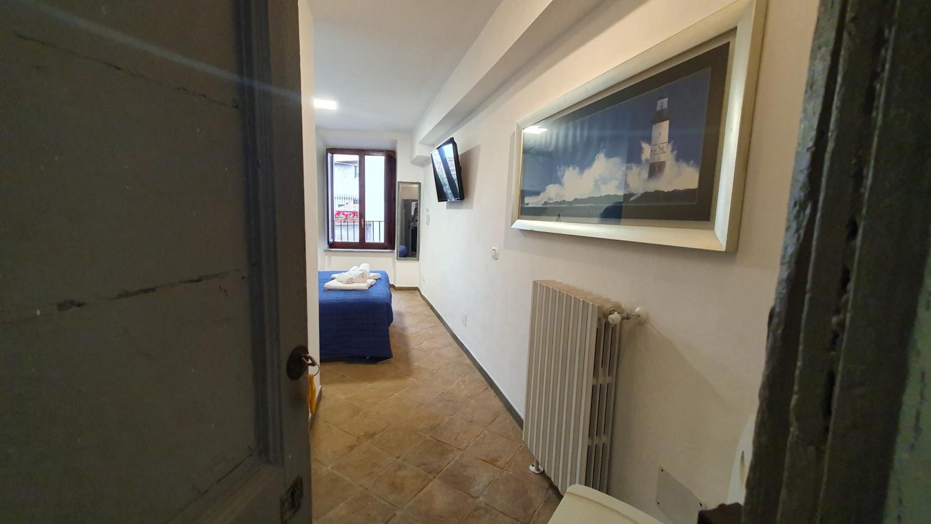 Double Room with Private Bathroom - Photo 6