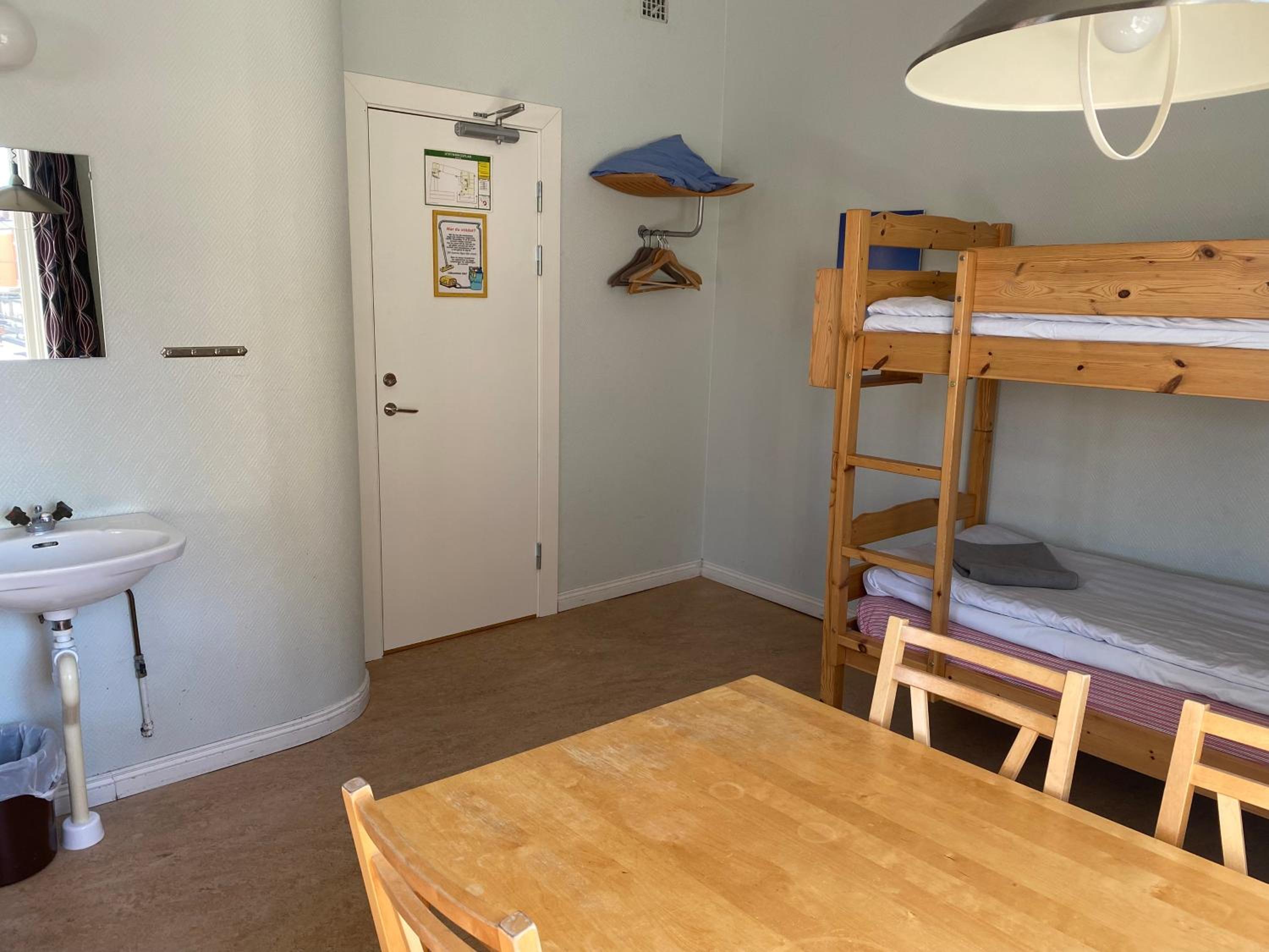 Quadruple Room - Photo 1