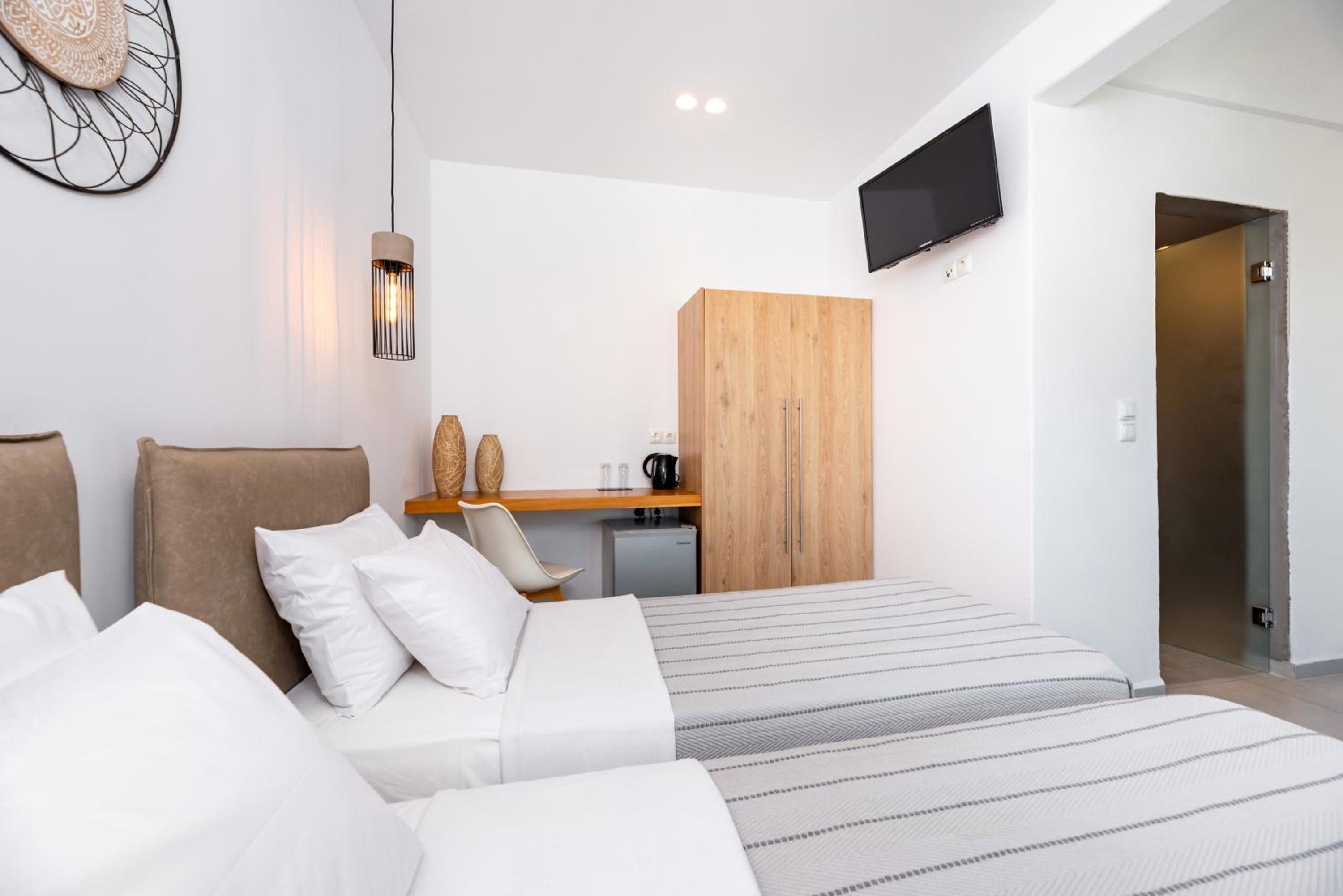 Superior Double or Twin Room - Photo 7