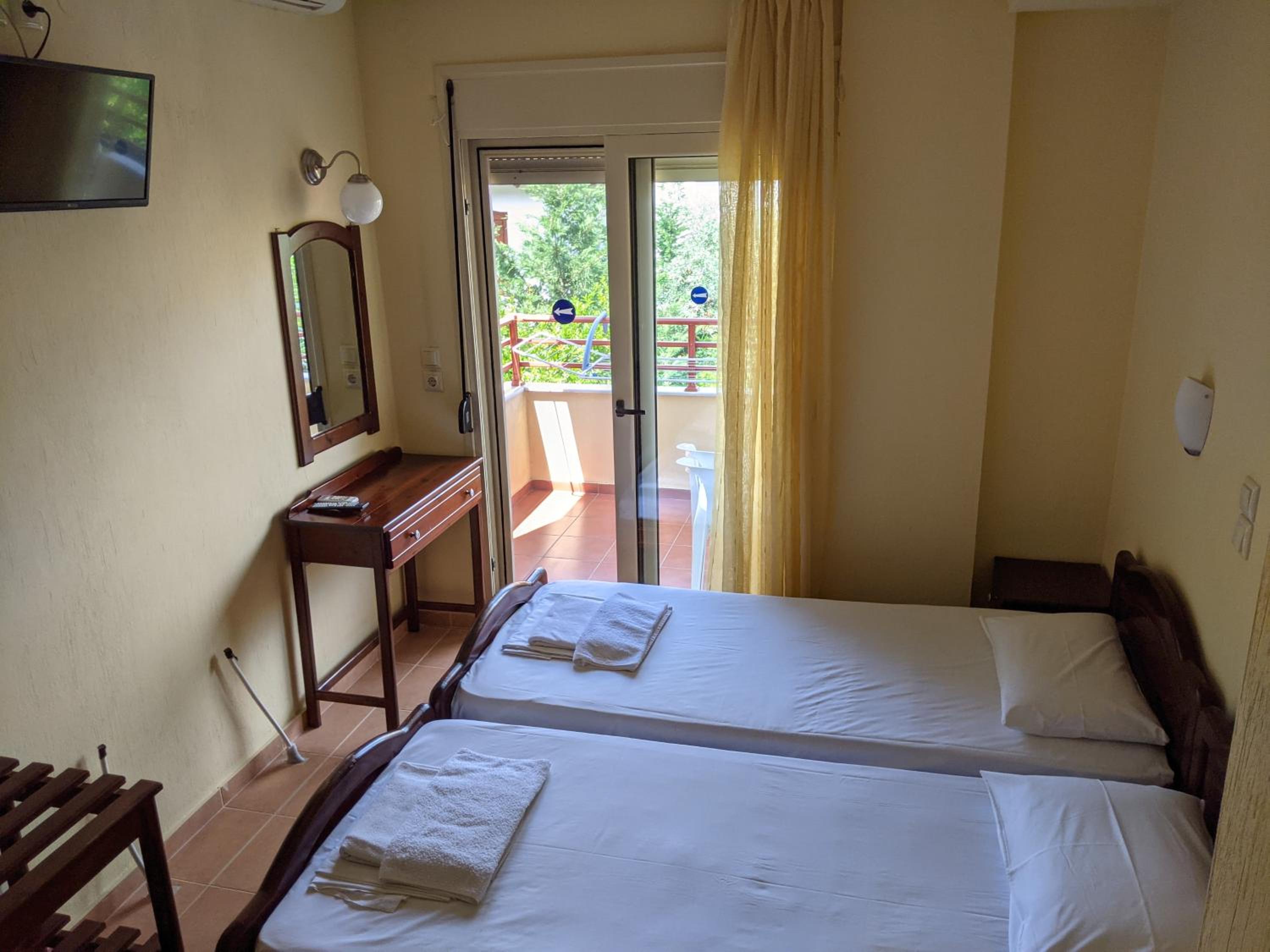 One-Bedroom Apartment with Balcony photo 2