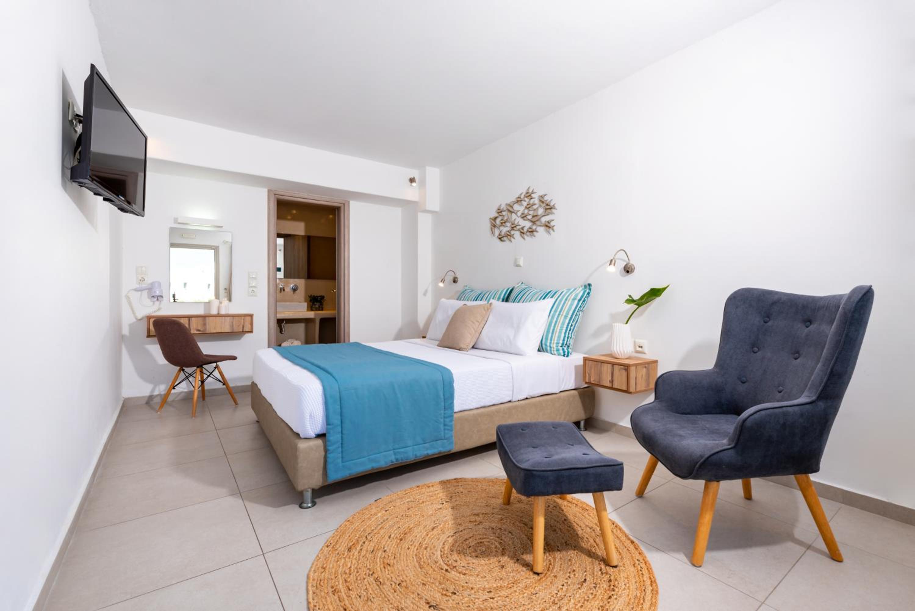 Double or Twin Room with Pool View & Hot Tub