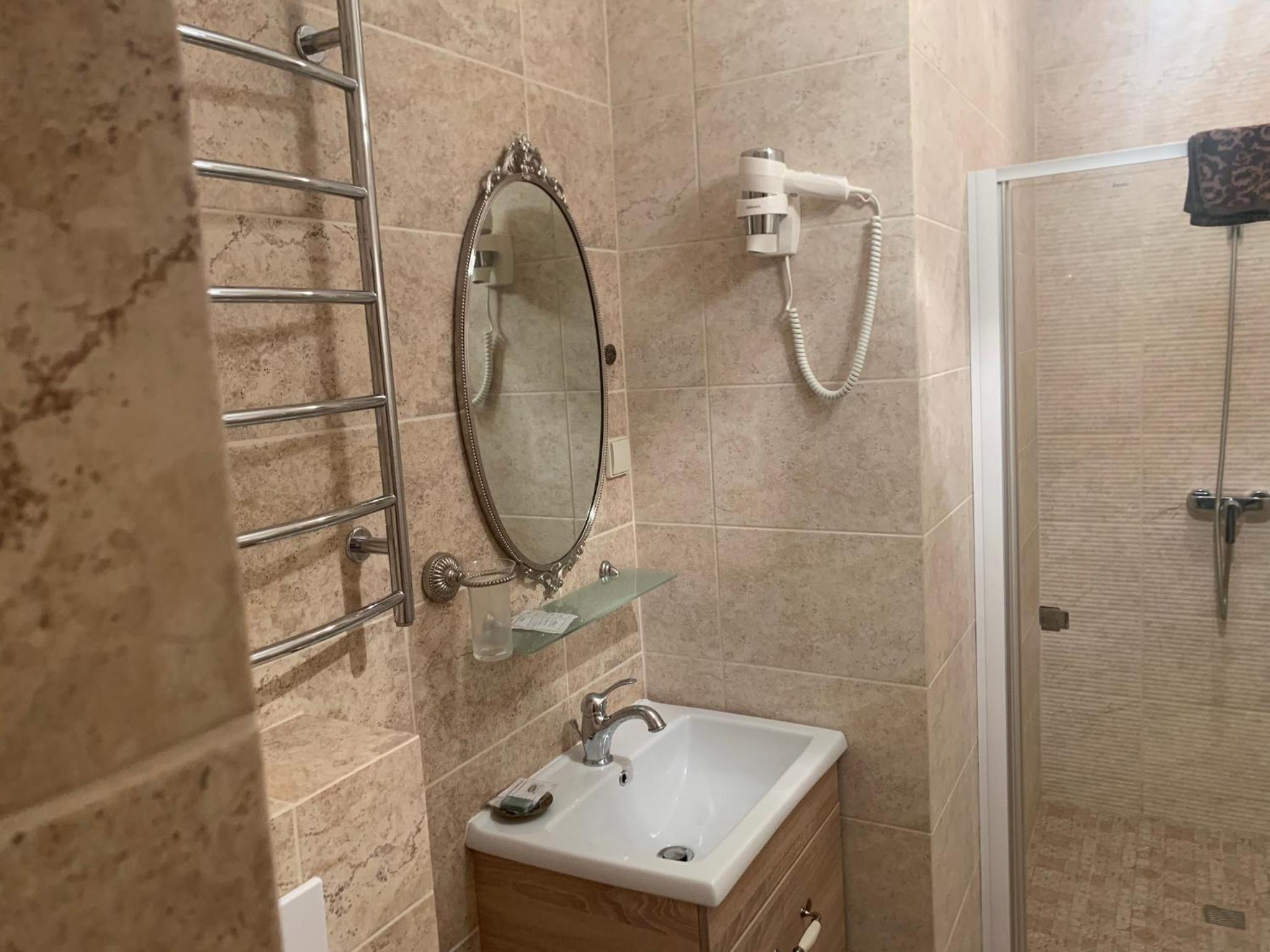 Deluxe Double Room - Photo 7