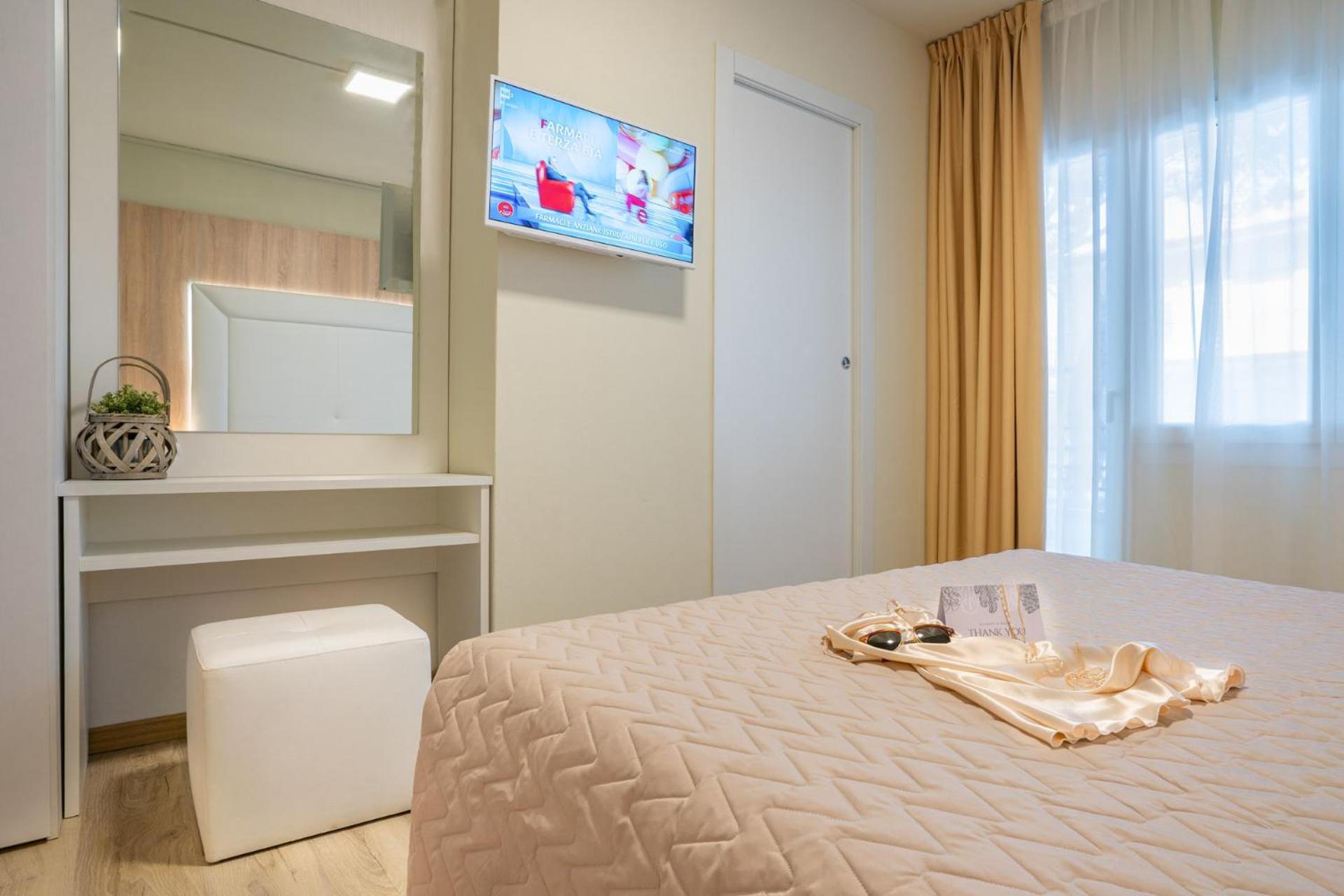 Double or Twin Room photo 2