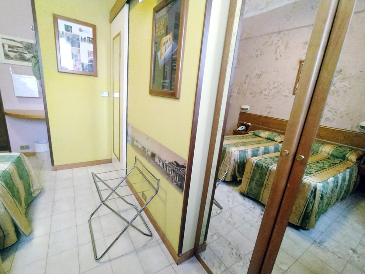 Economy Double Room - Photo 4