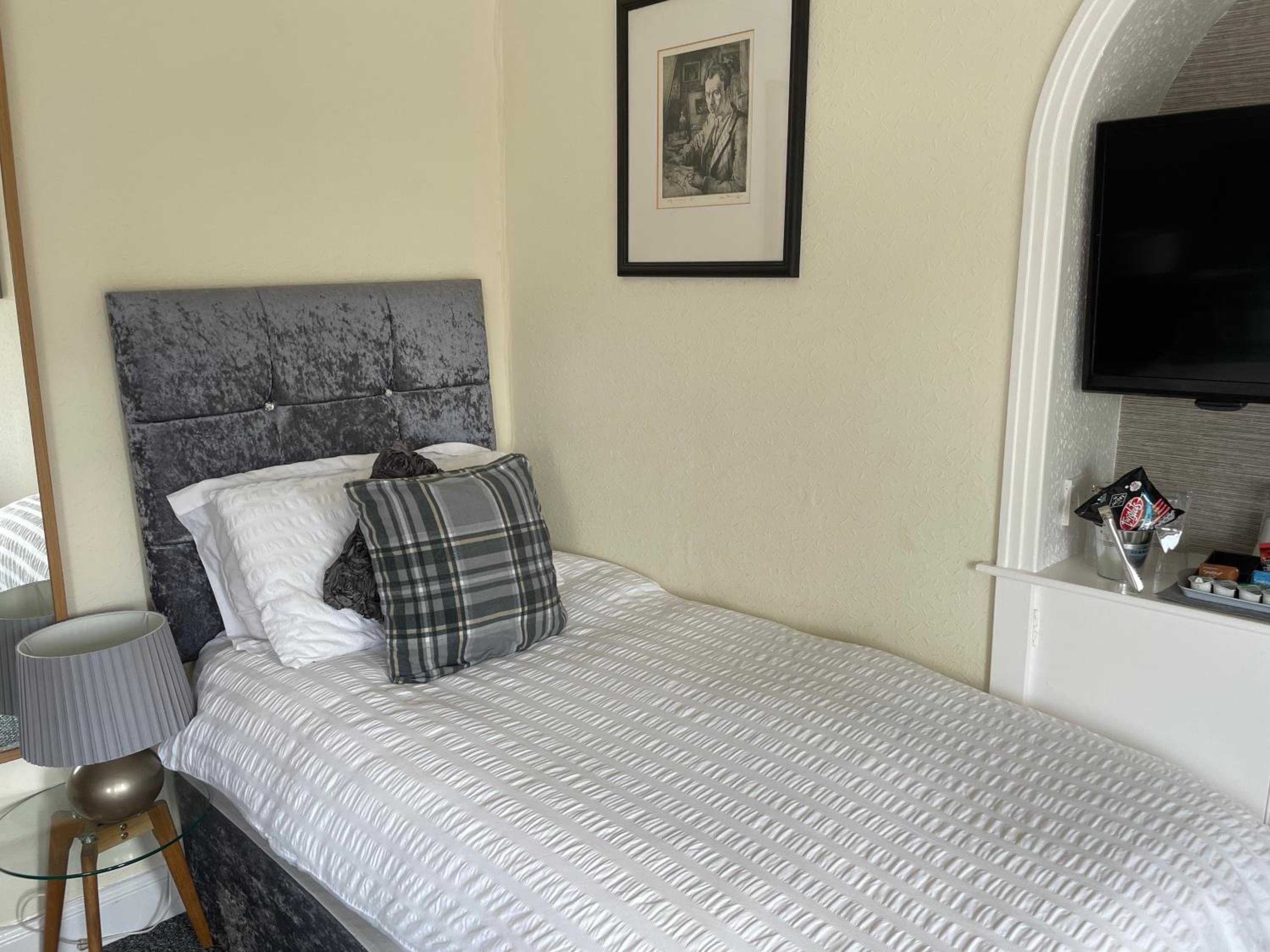 Superior Double or Twin Room - Photo 6