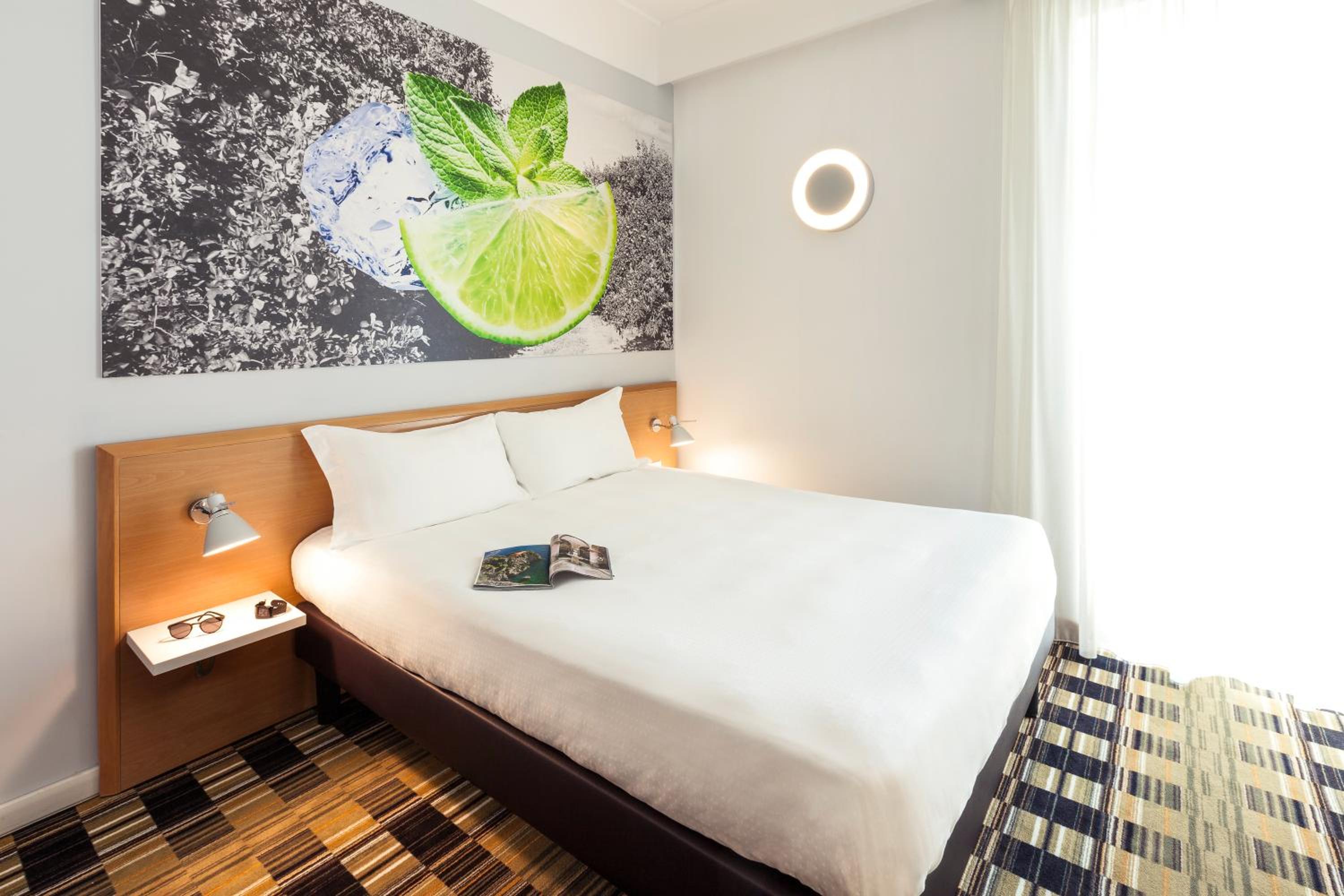 Standard Double Room - Photo 10