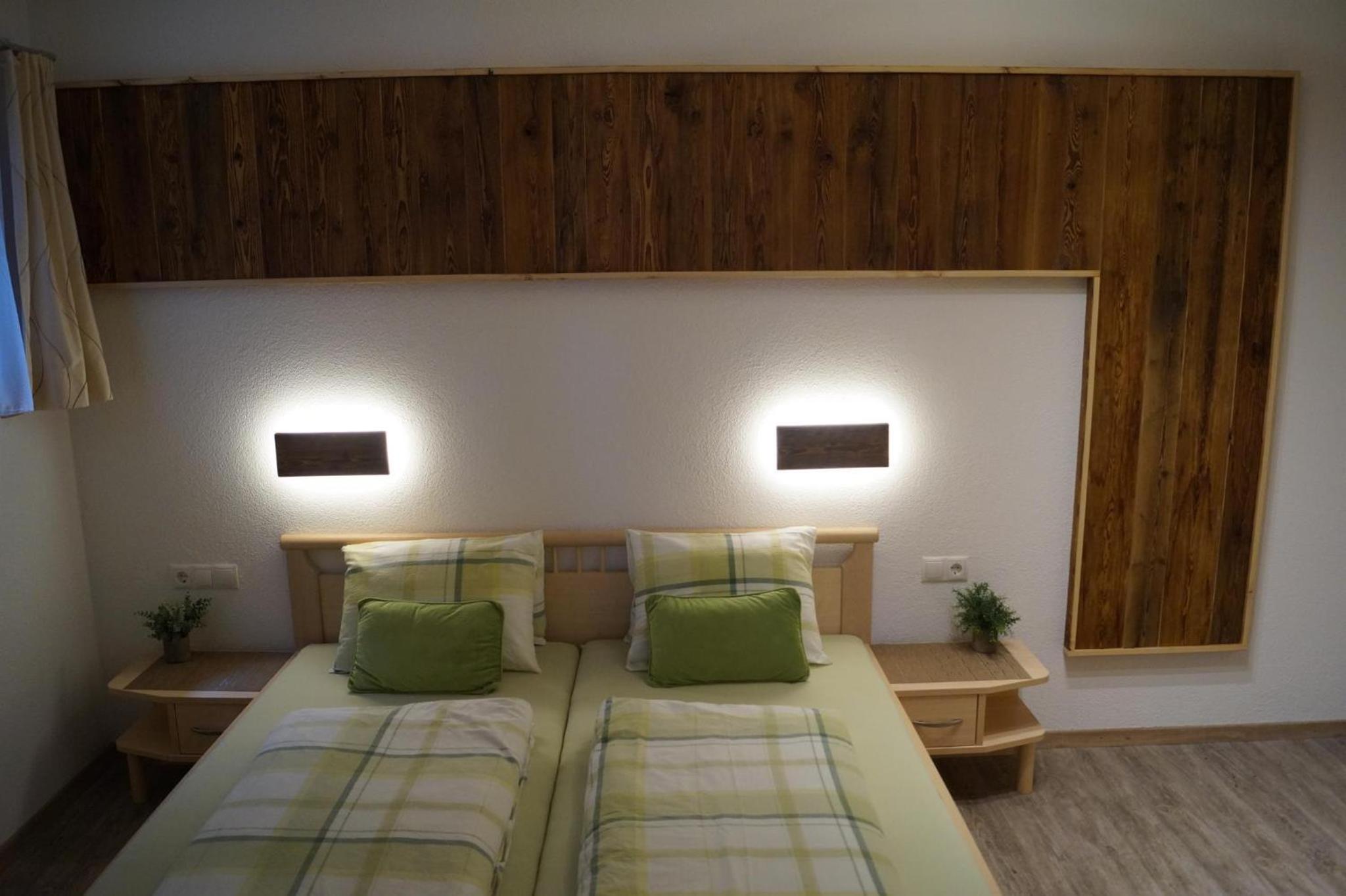 Two-Bedroom Apartment with Shower  photo 1
