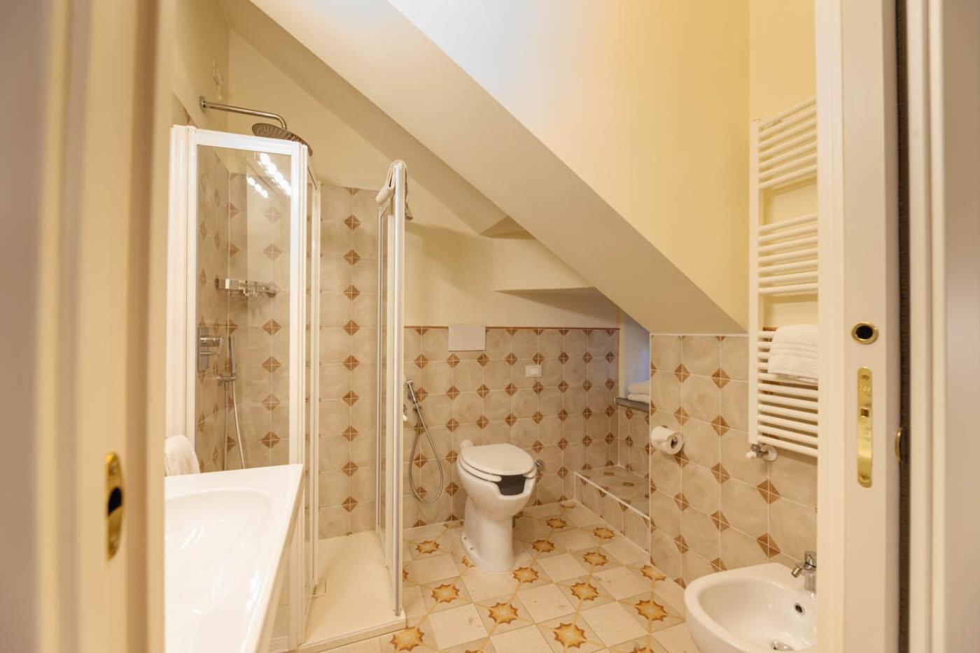 Apartment - Ground Floor photo 2