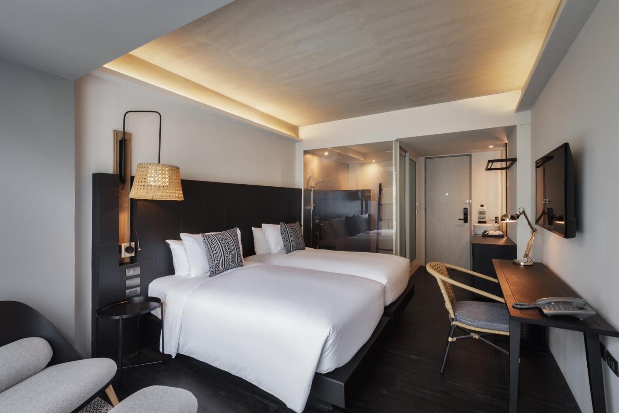 Twin Room with Pool View - Photo 2