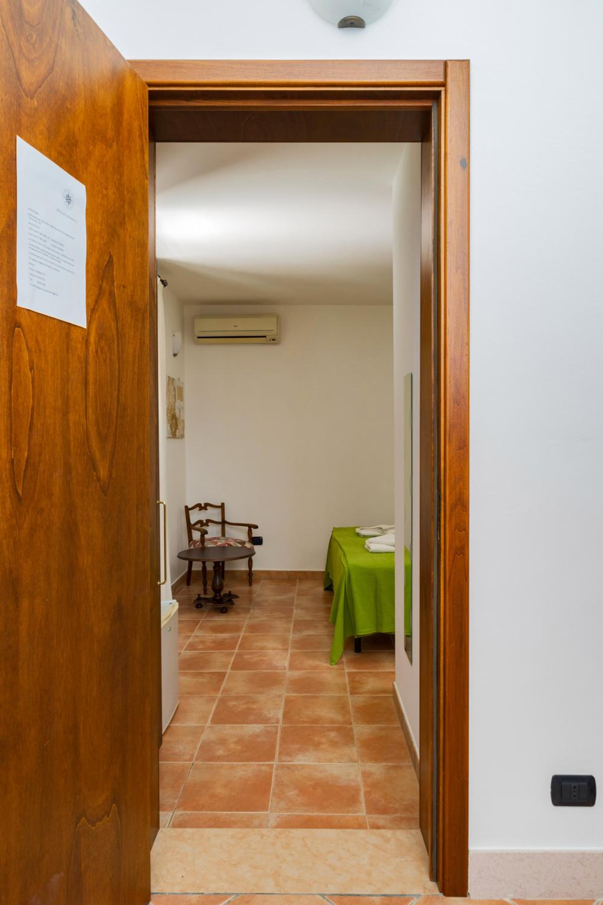Small Double Room photo 1