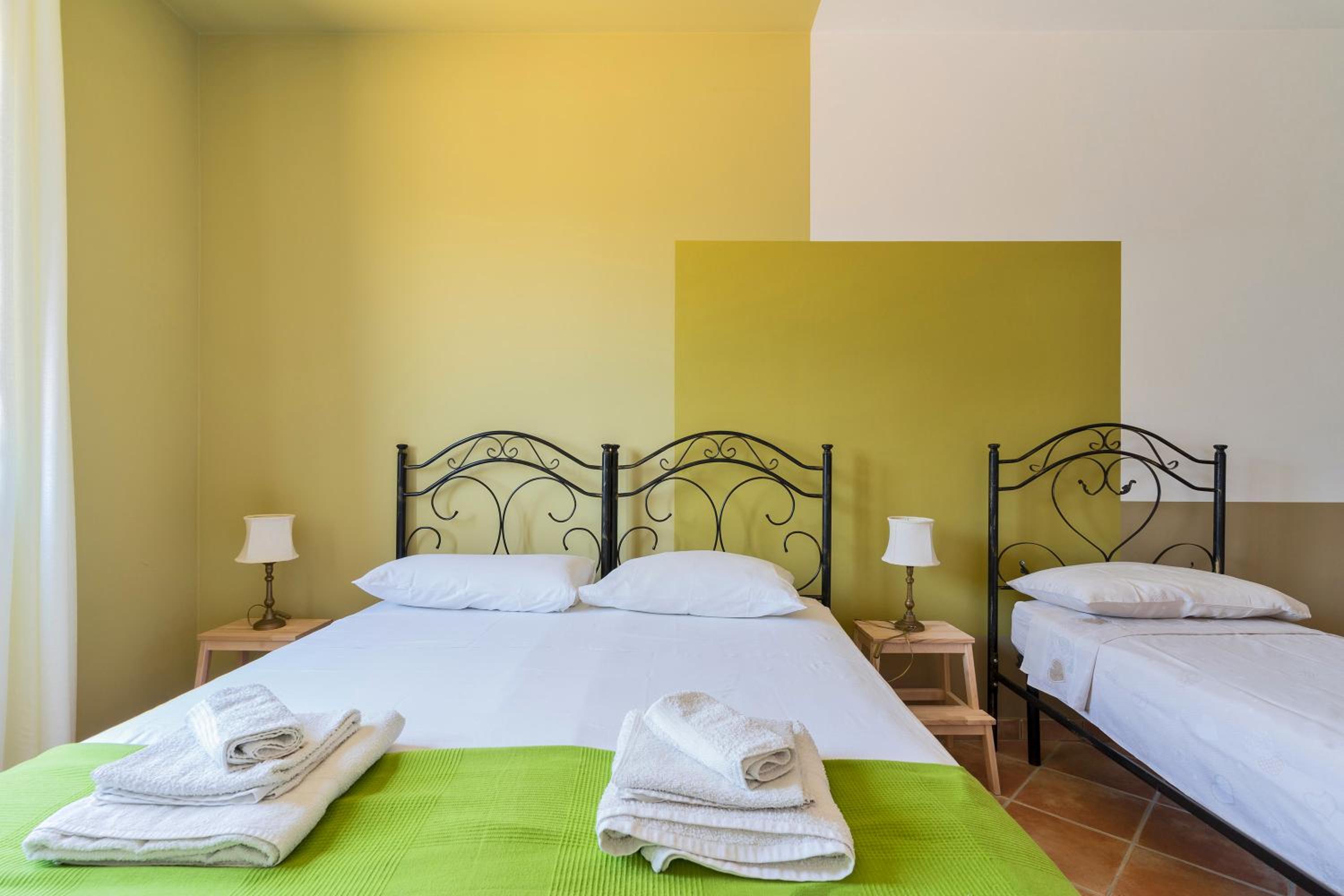 Triple Room with Private Bathroom photo 2