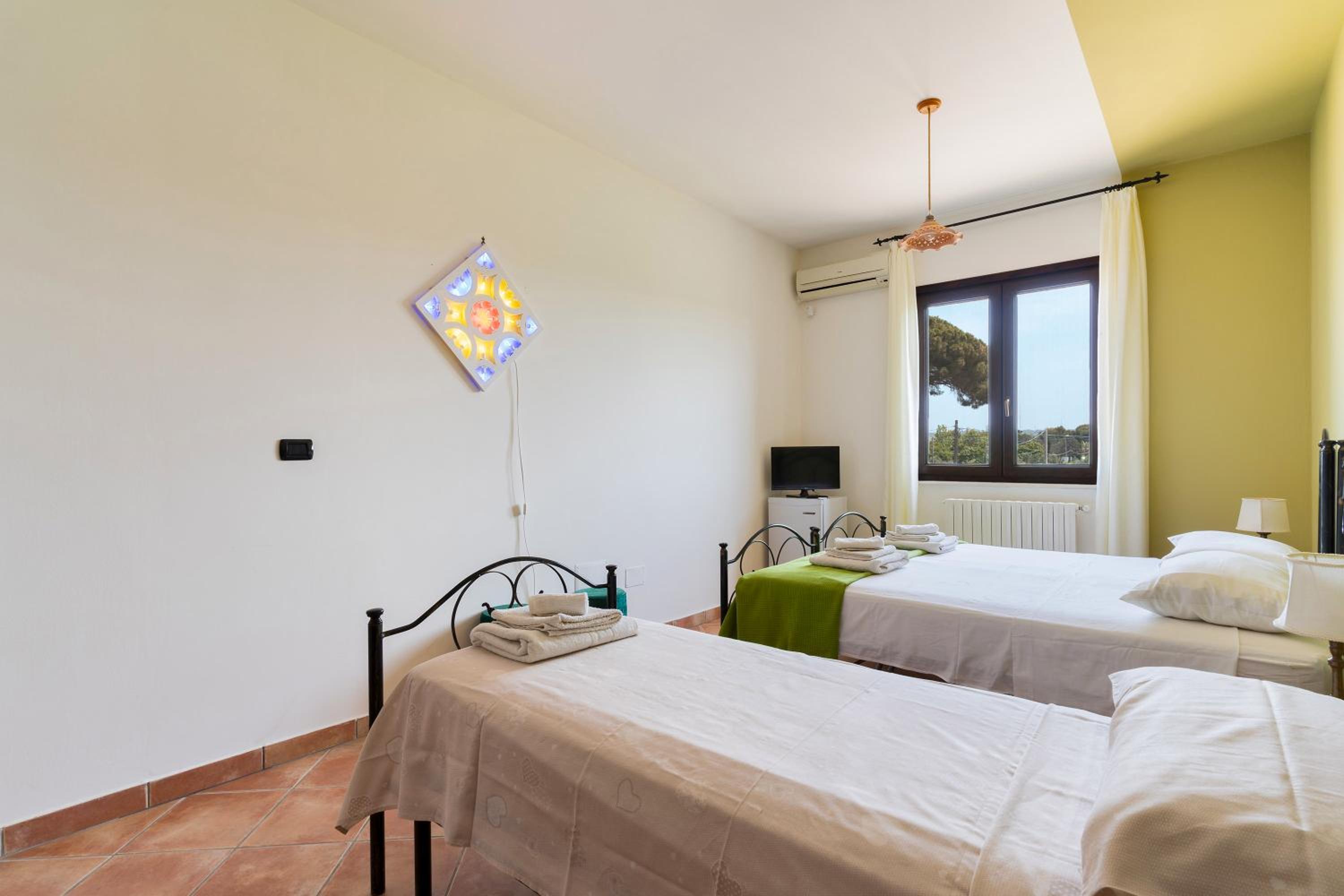 Triple Room with Private Bathroom photo 1