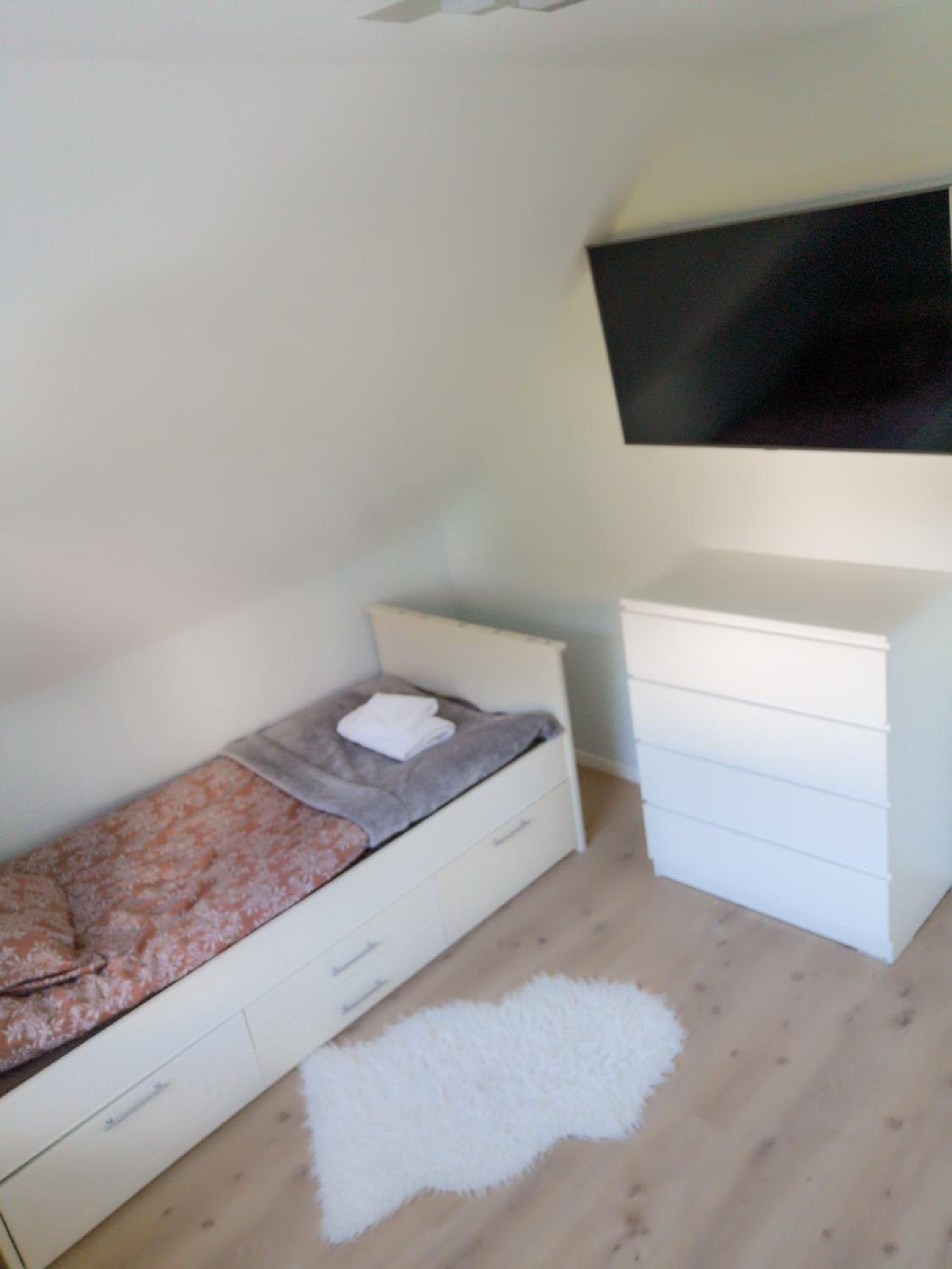 Four-Bedroom House - Photo 29