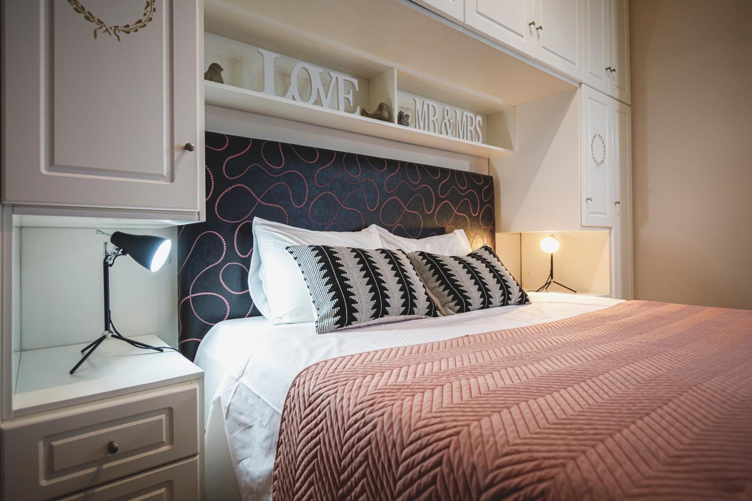 Superior Double Room with Balcony - Photo 9