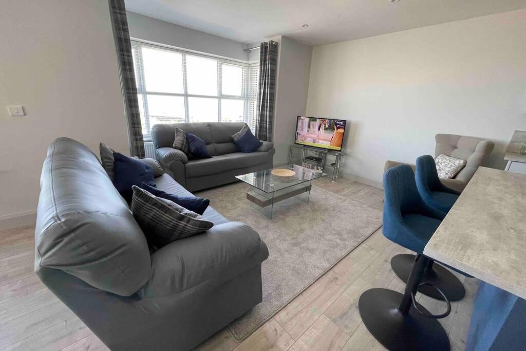 Three-Bedroom House photo 2