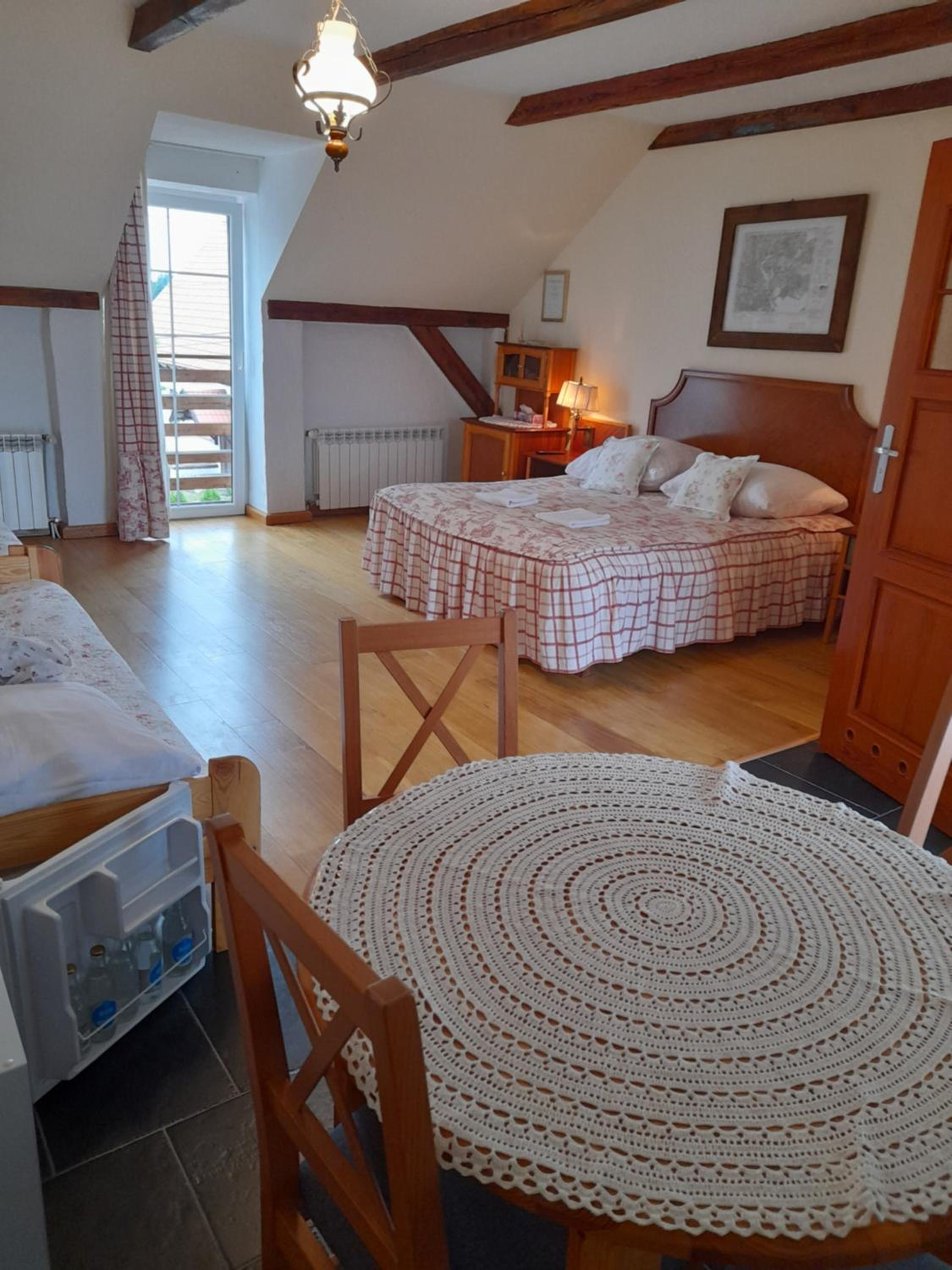 Standard Family Room - Photo 7
