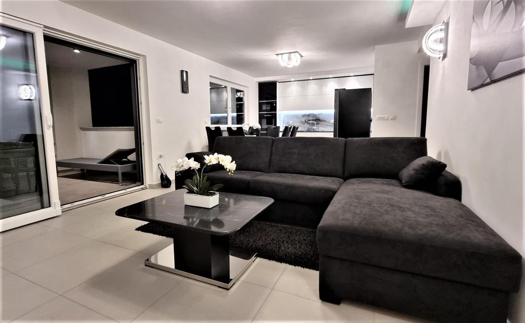 Apartment with Sea View photo 1
