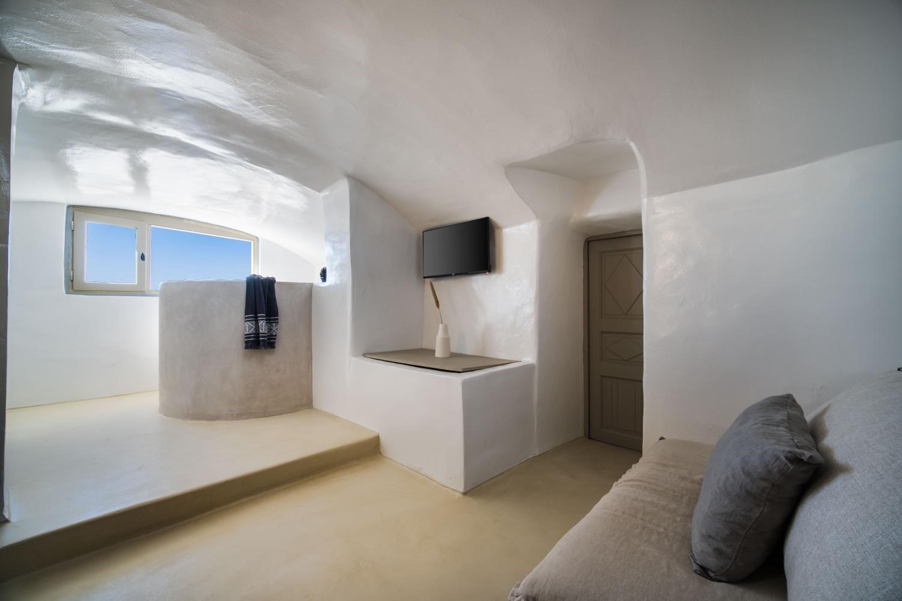 Cave Suite