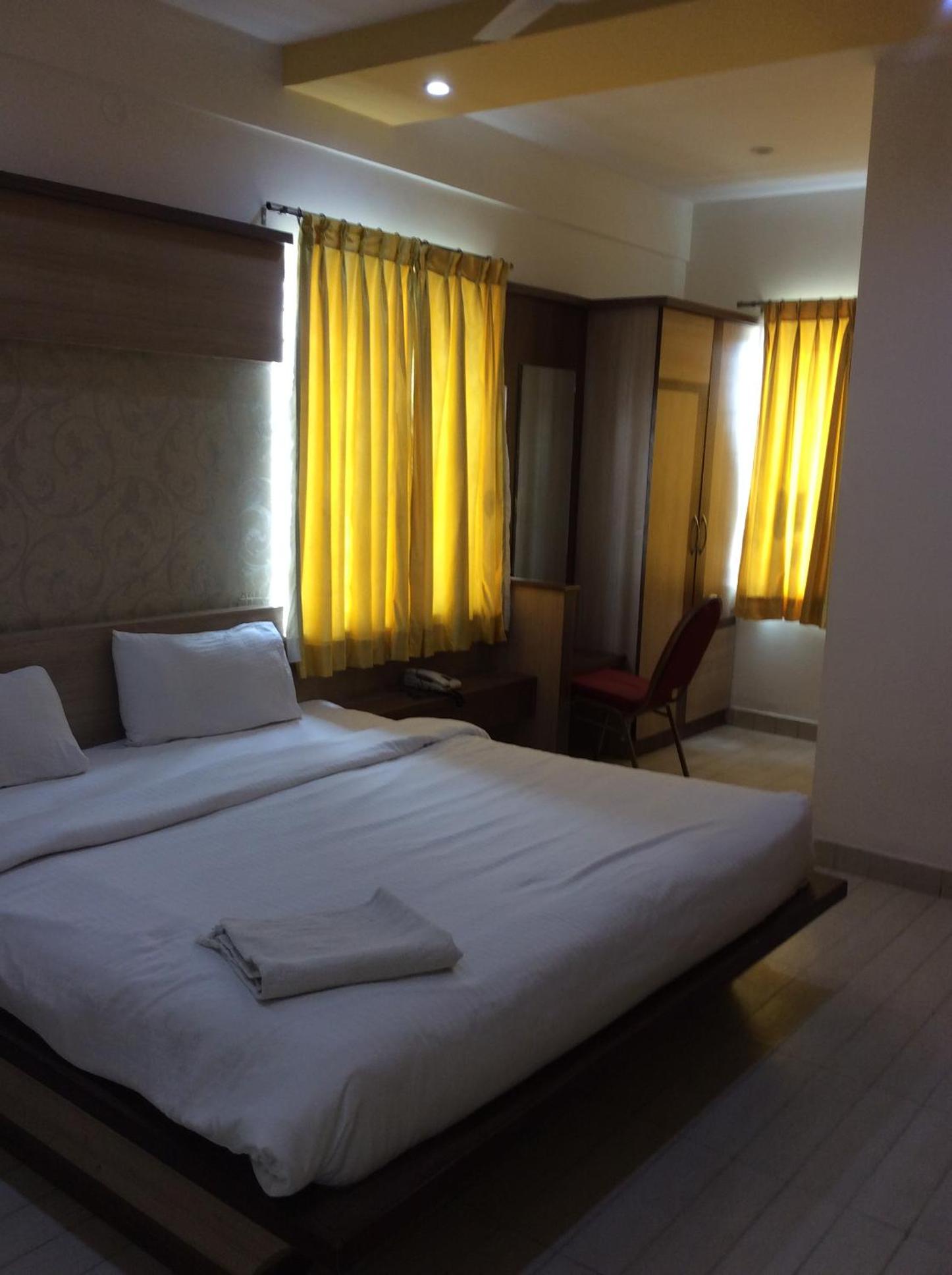 Deluxe Double Room - Photo 8