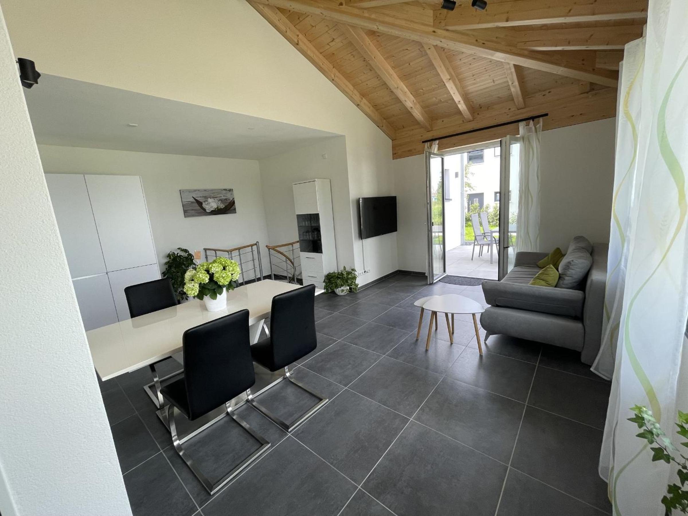Two-Bedroom Deluxe Apartment with Garden View photo 3
