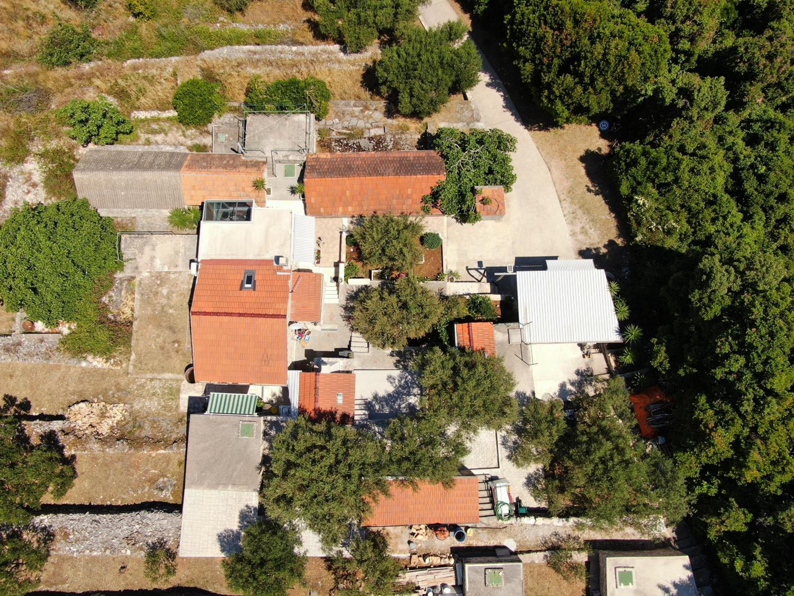 Two-Bedroom House with Terrace and Sea View photo 3